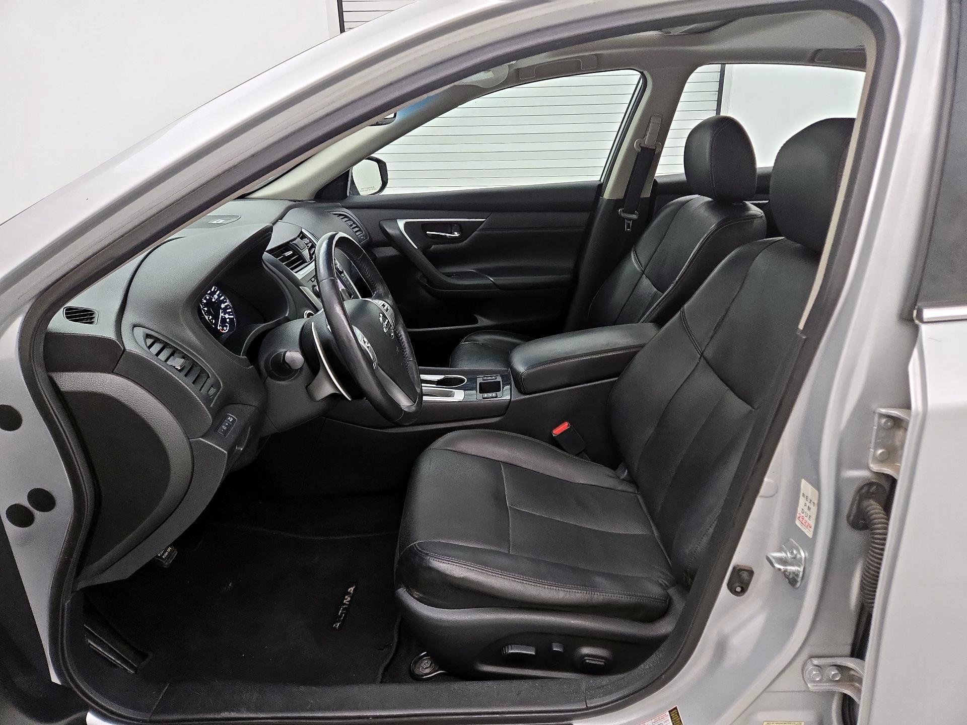 Thumbnail: 2016 Nissan Altima - 11