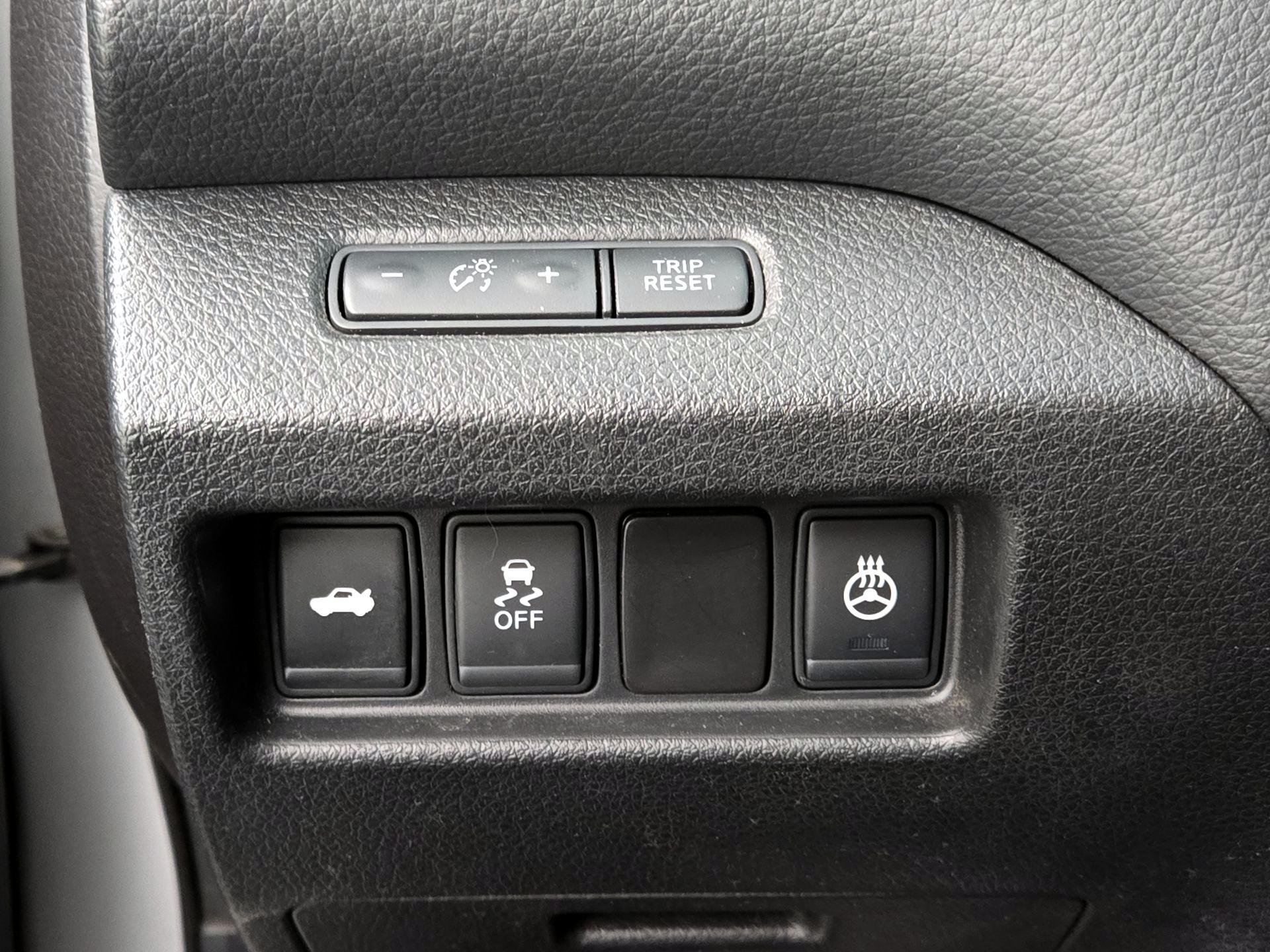 Thumbnail: 2016 Nissan Altima - 13