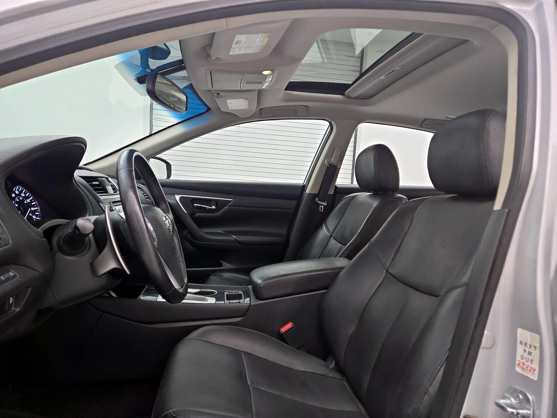 Thumbnail: 2016 Nissan Altima - 20