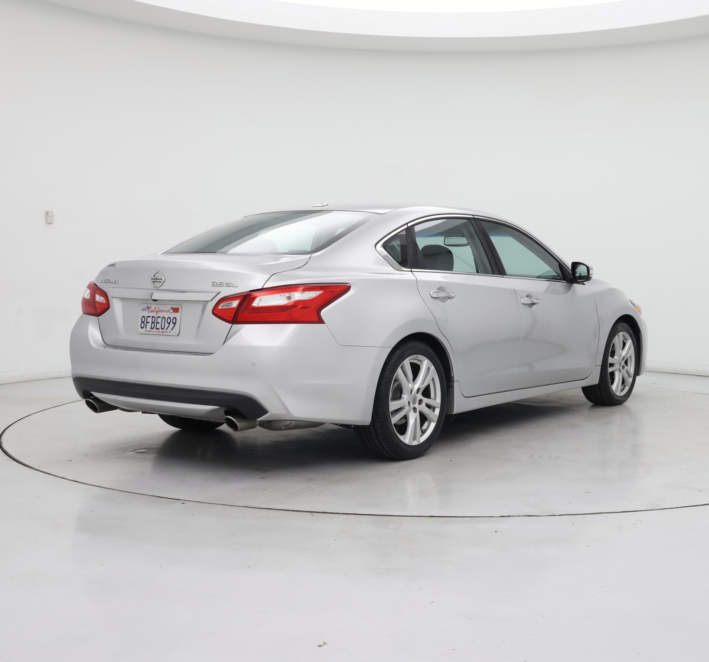 Thumbnail: 2016 Nissan Altima - 8