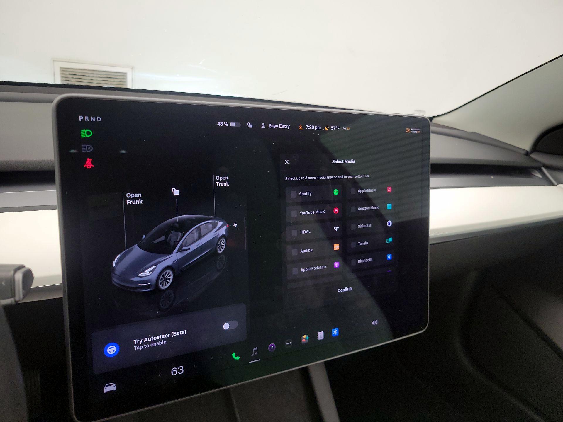 Thumbnail: 2022 Tesla Model 3 - 14