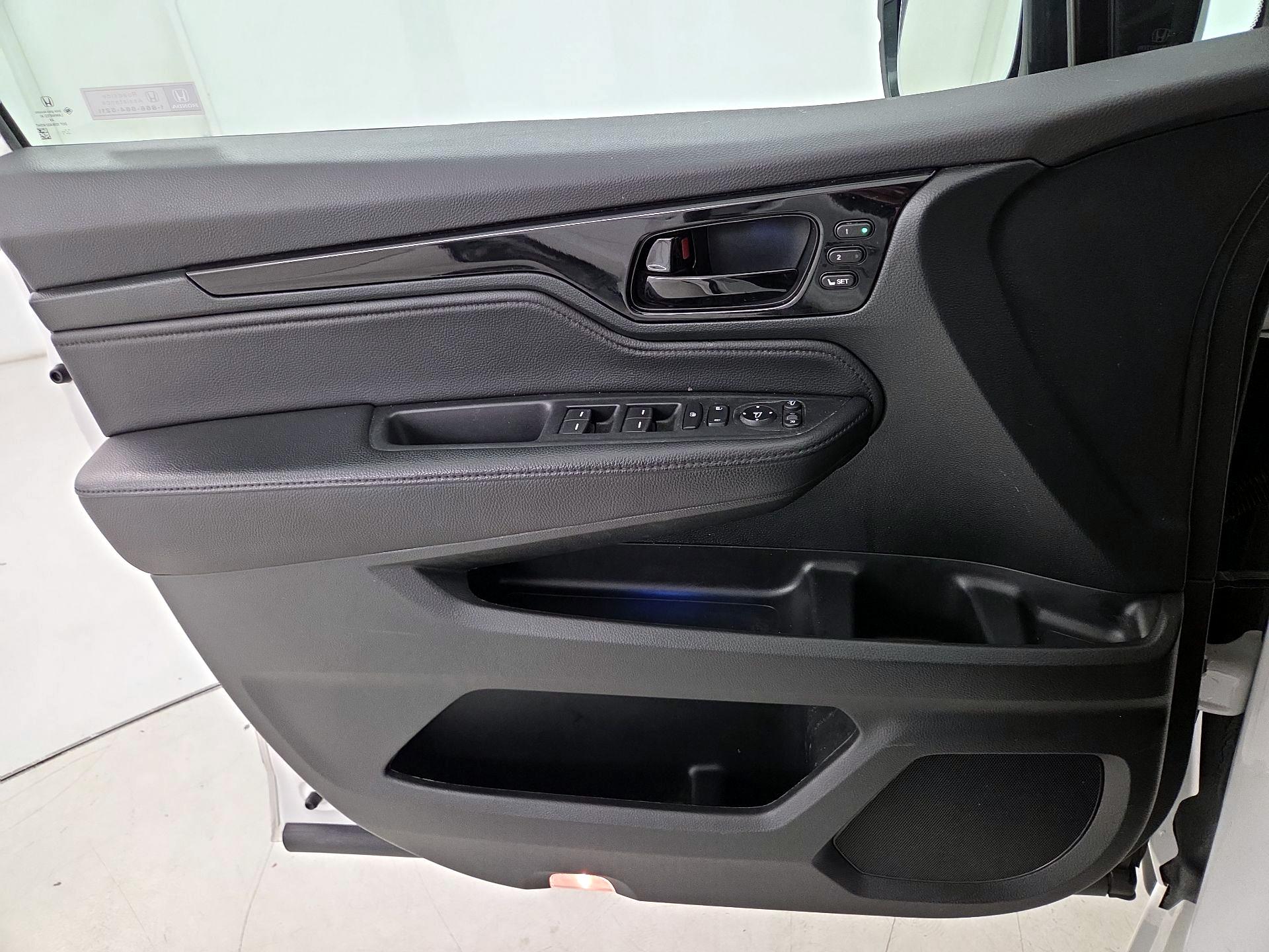 Thumbnail: 2023 Honda Odyssey - 12