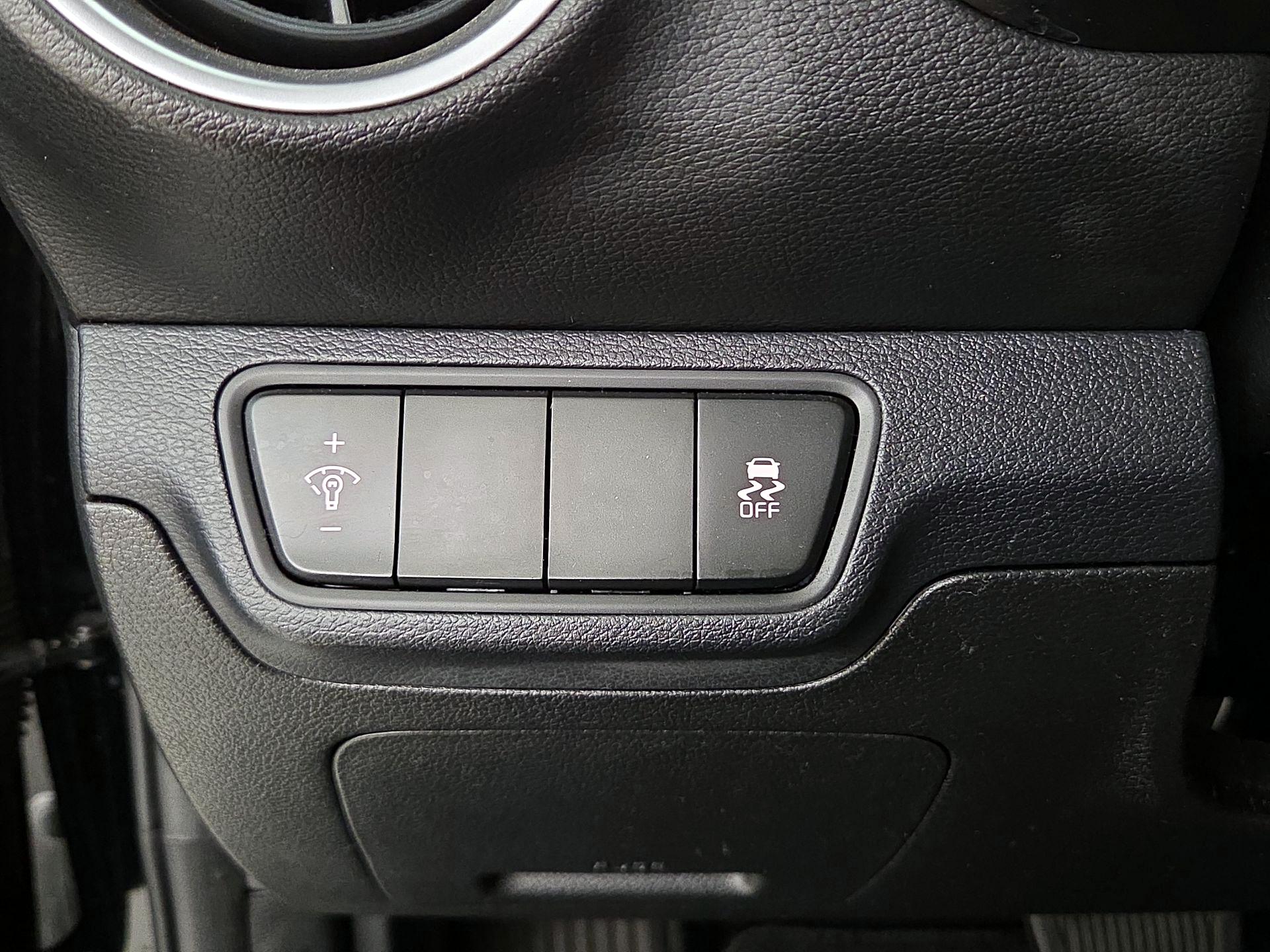 Thumbnail: 2022 Kia Forte - 13