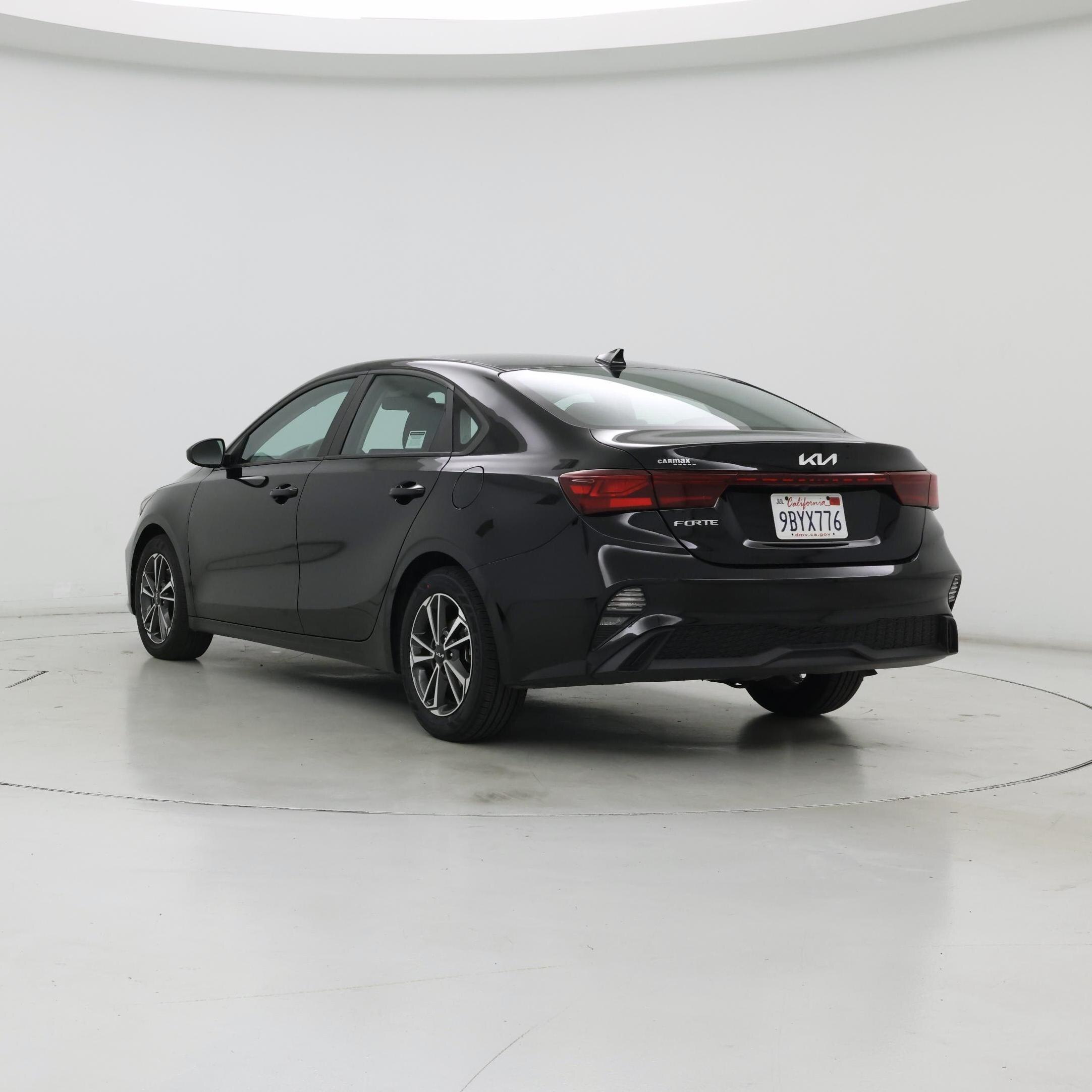 Thumbnail: 2022 Kia Forte - 2