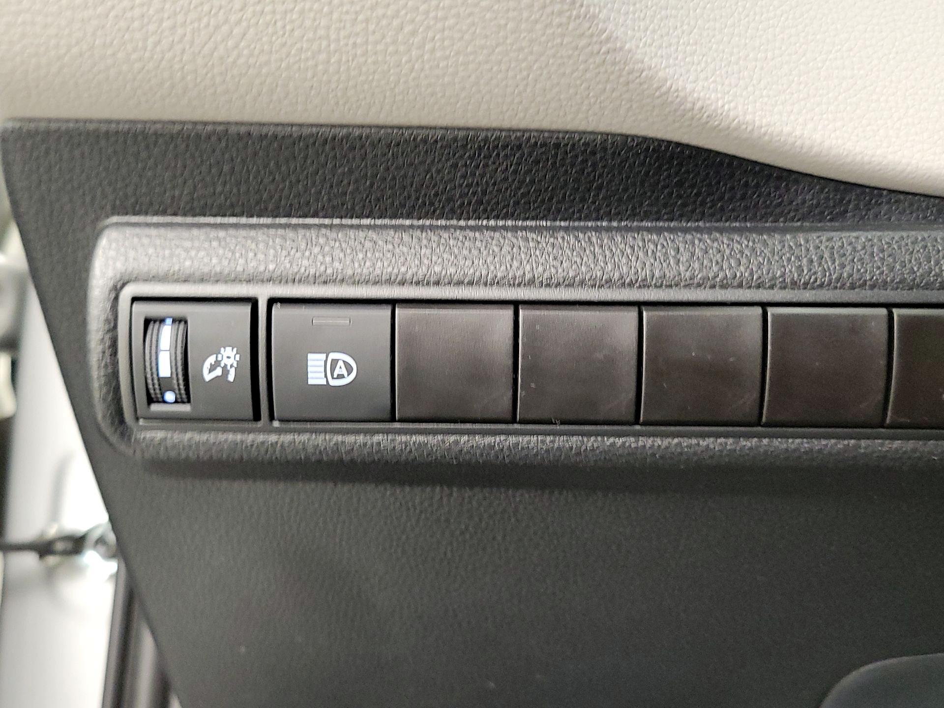 Thumbnail: 2024 Toyota Corolla - 13