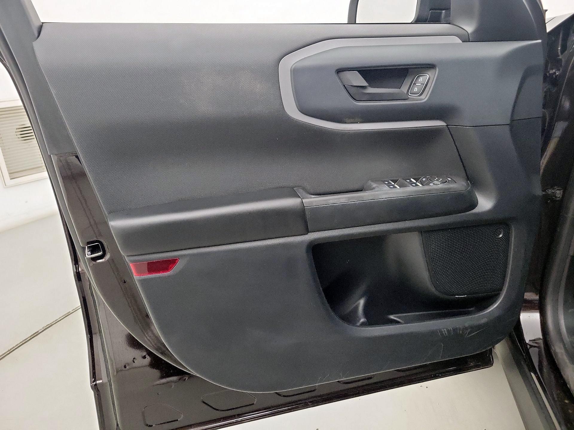 Thumbnail: 2021 Ford Bronco Sport - 12