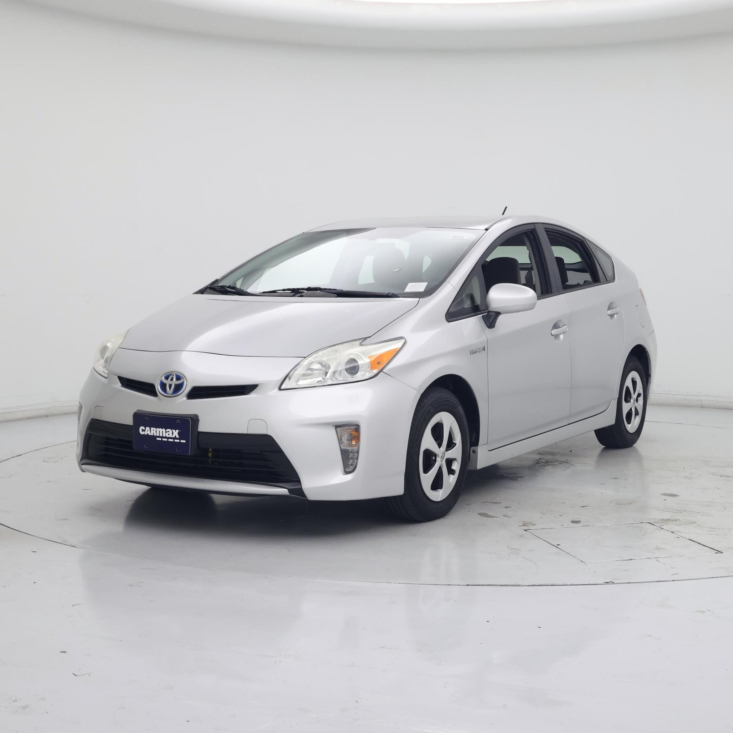 Thumbnail: 2015 Toyota Prius - 4