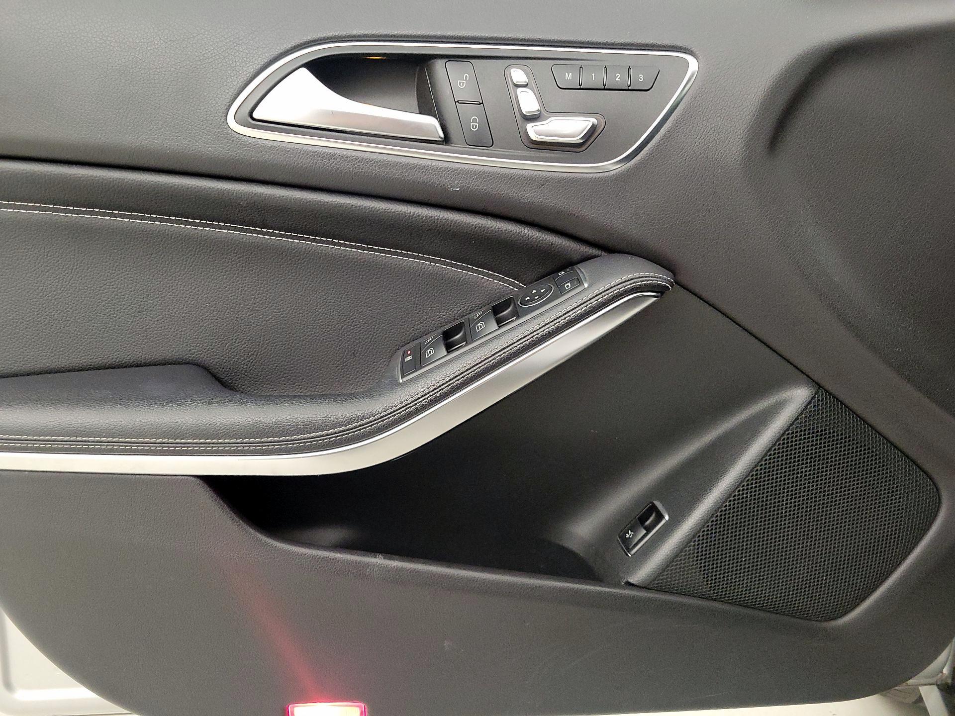 Thumbnail: 2018 Mercedes-Benz GLA - 12