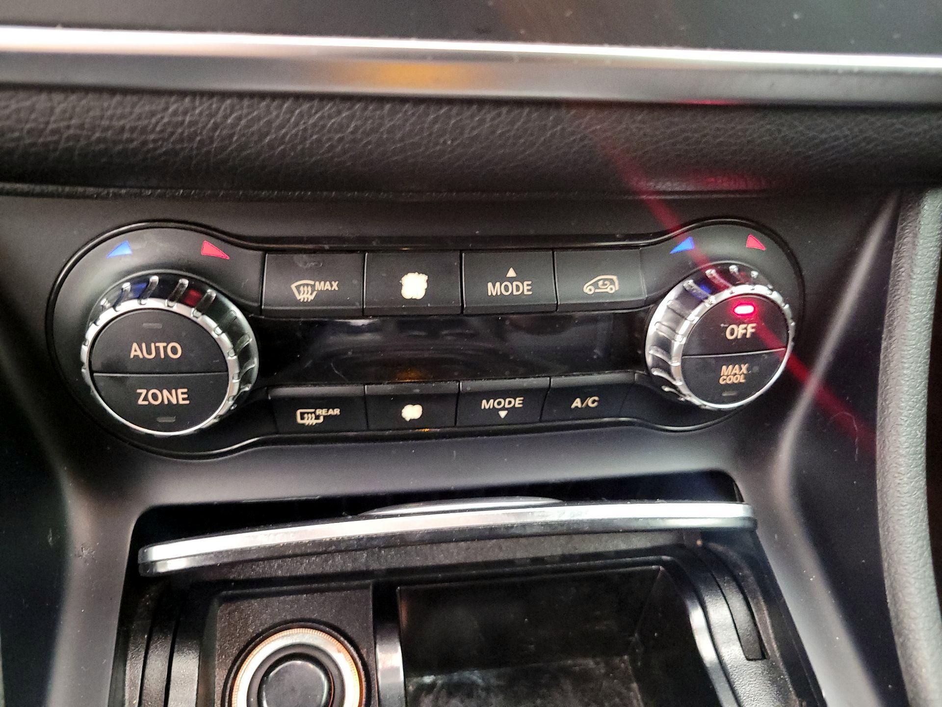 Thumbnail: 2018 Mercedes-Benz GLA - 16