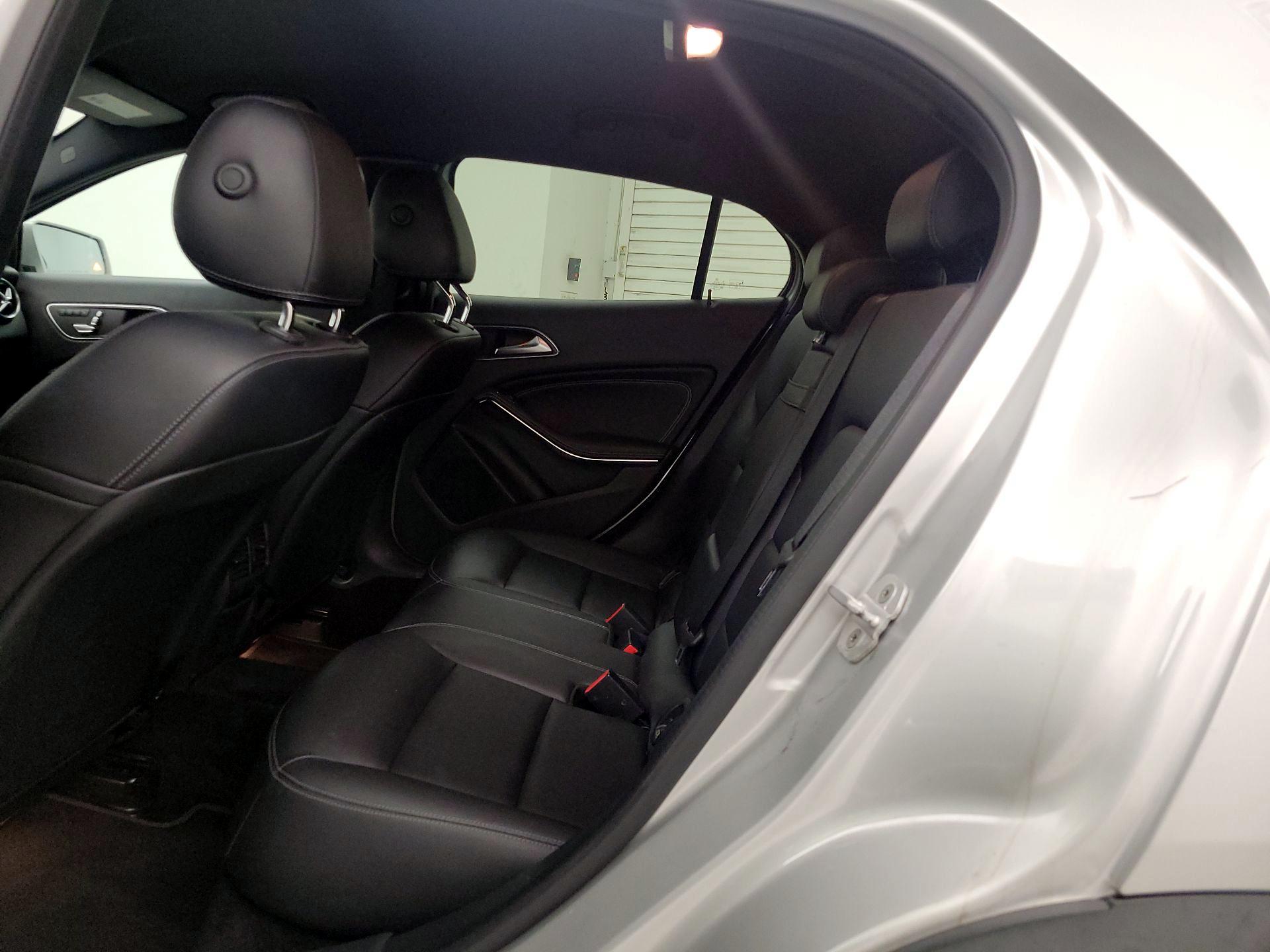 Thumbnail: 2018 Mercedes-Benz GLA - 19