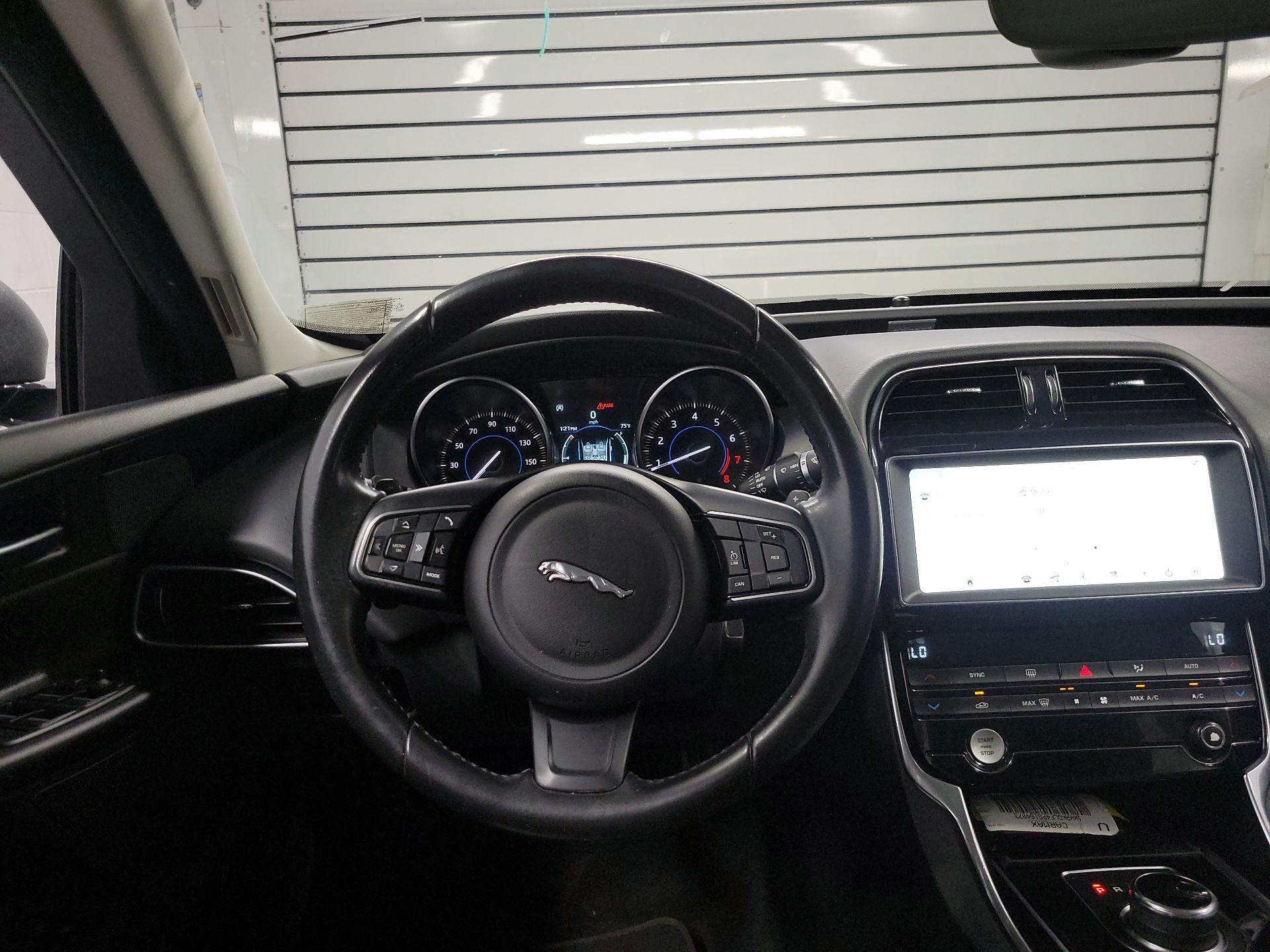 Thumbnail: 2019 Jaguar XE - 10