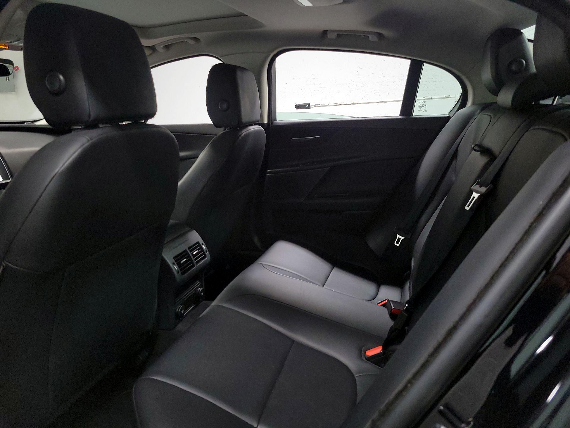 Thumbnail: 2019 Jaguar XE - 18