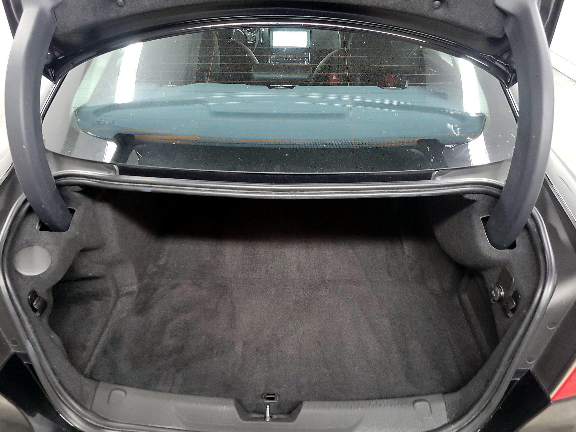 Thumbnail: 2019 Jaguar XE - 19