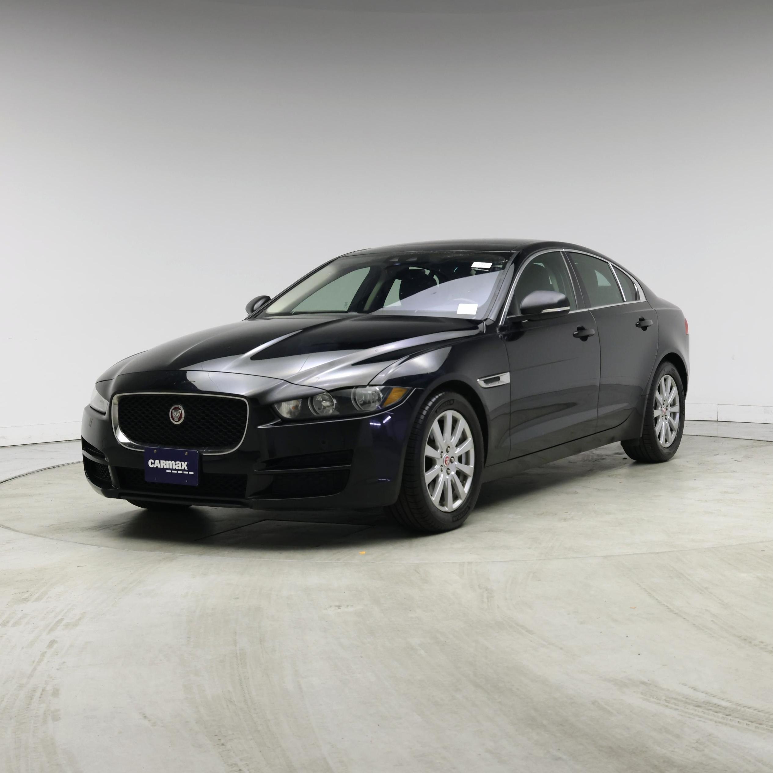 Thumbnail: 2019 Jaguar XE - 4