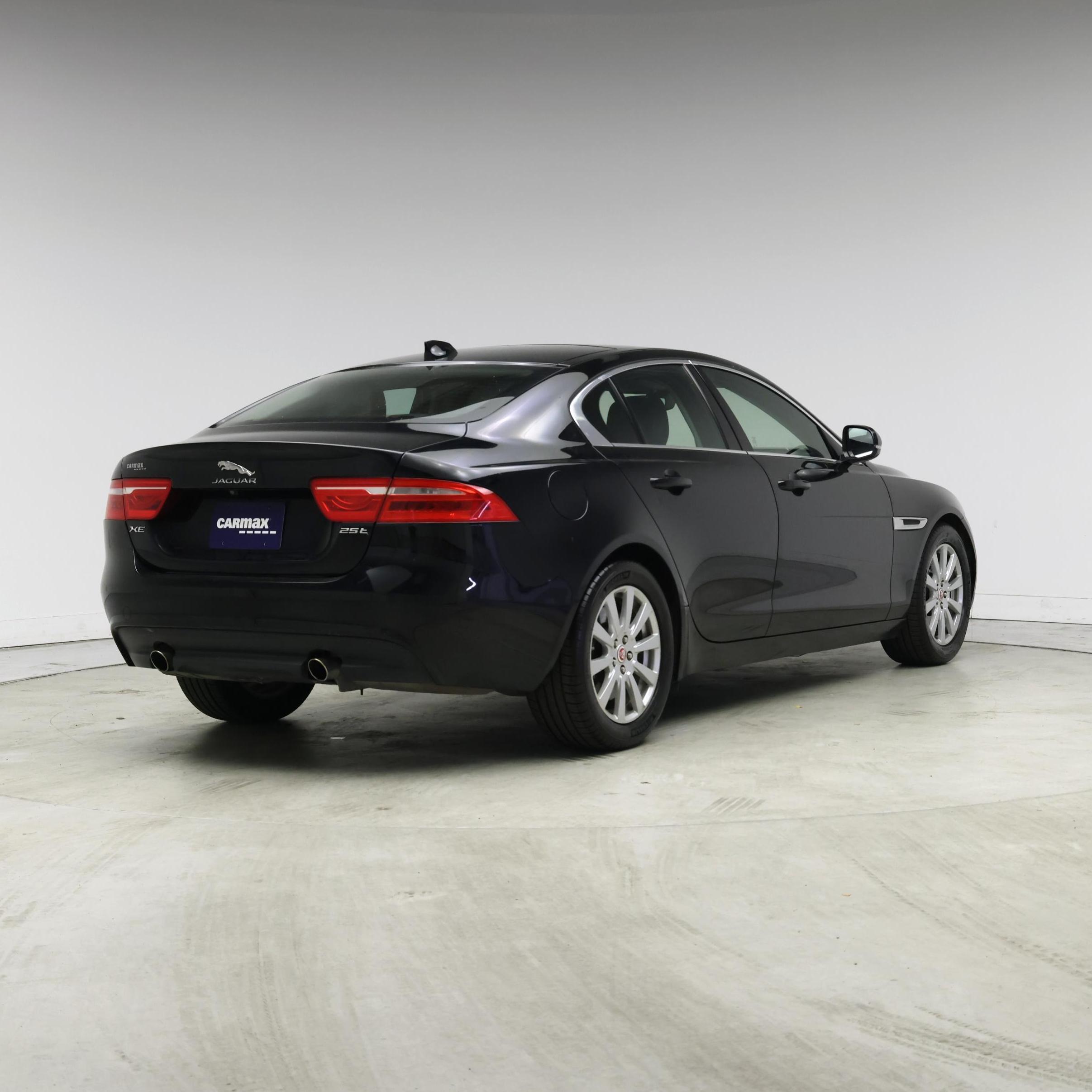 Thumbnail: 2019 Jaguar XE - 8