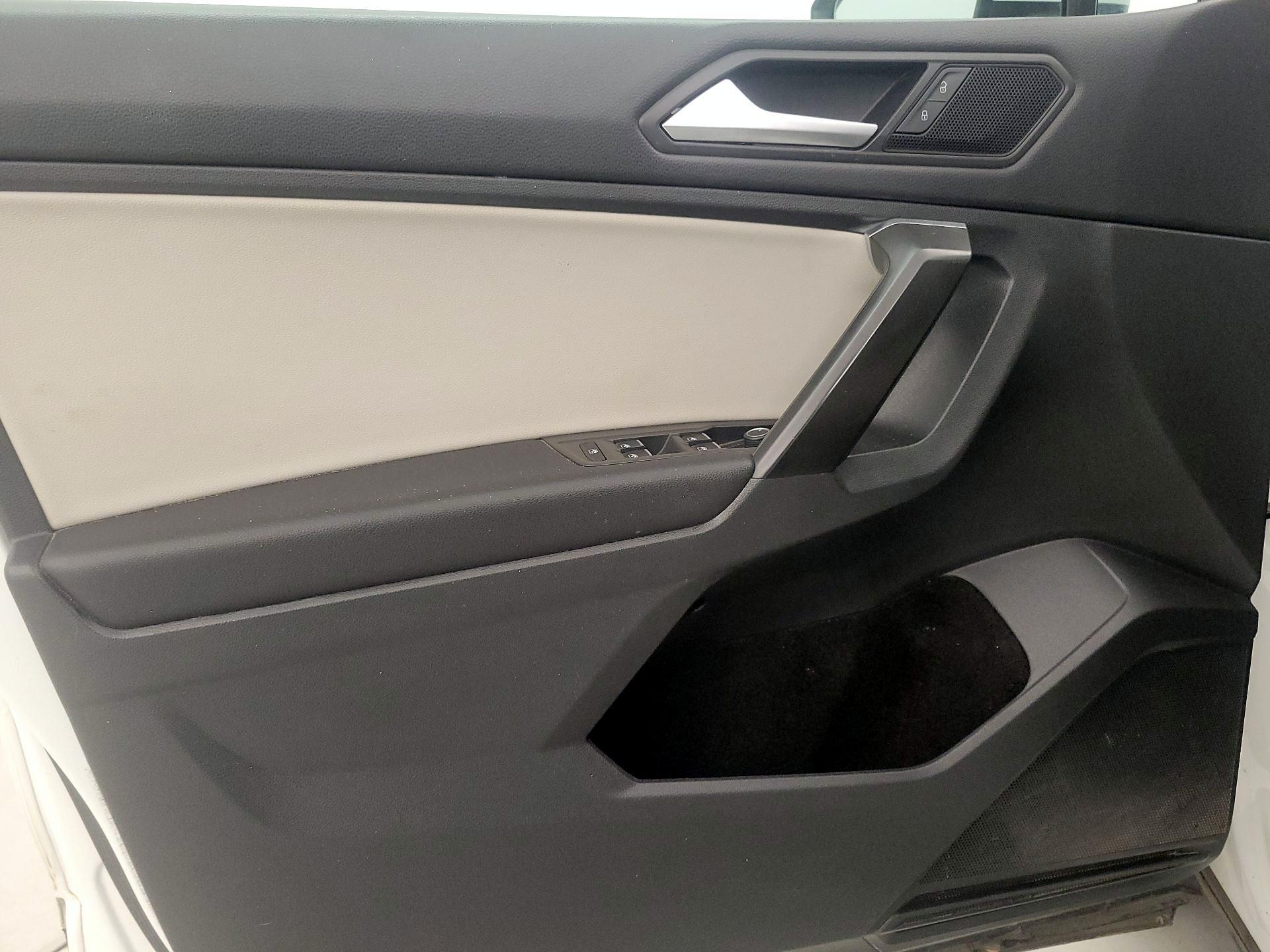 Thumbnail: 2021 Volkswagen Tiguan - 12