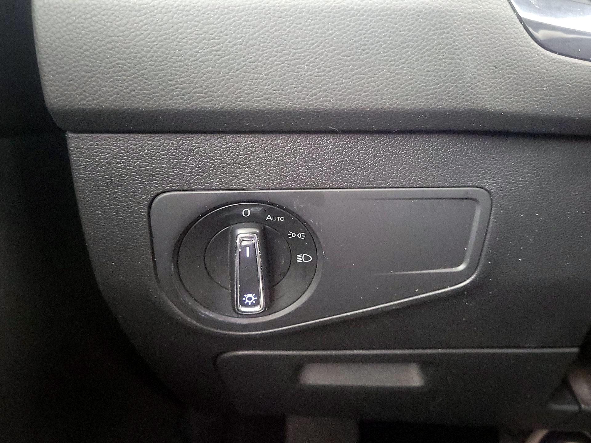 Thumbnail: 2021 Volkswagen Tiguan - 13