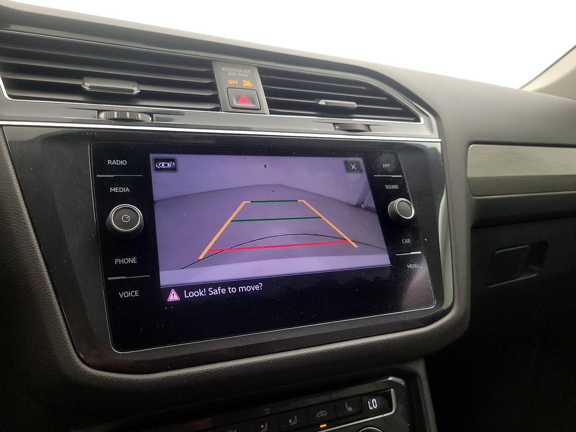 Thumbnail: 2021 Volkswagen Tiguan - 14