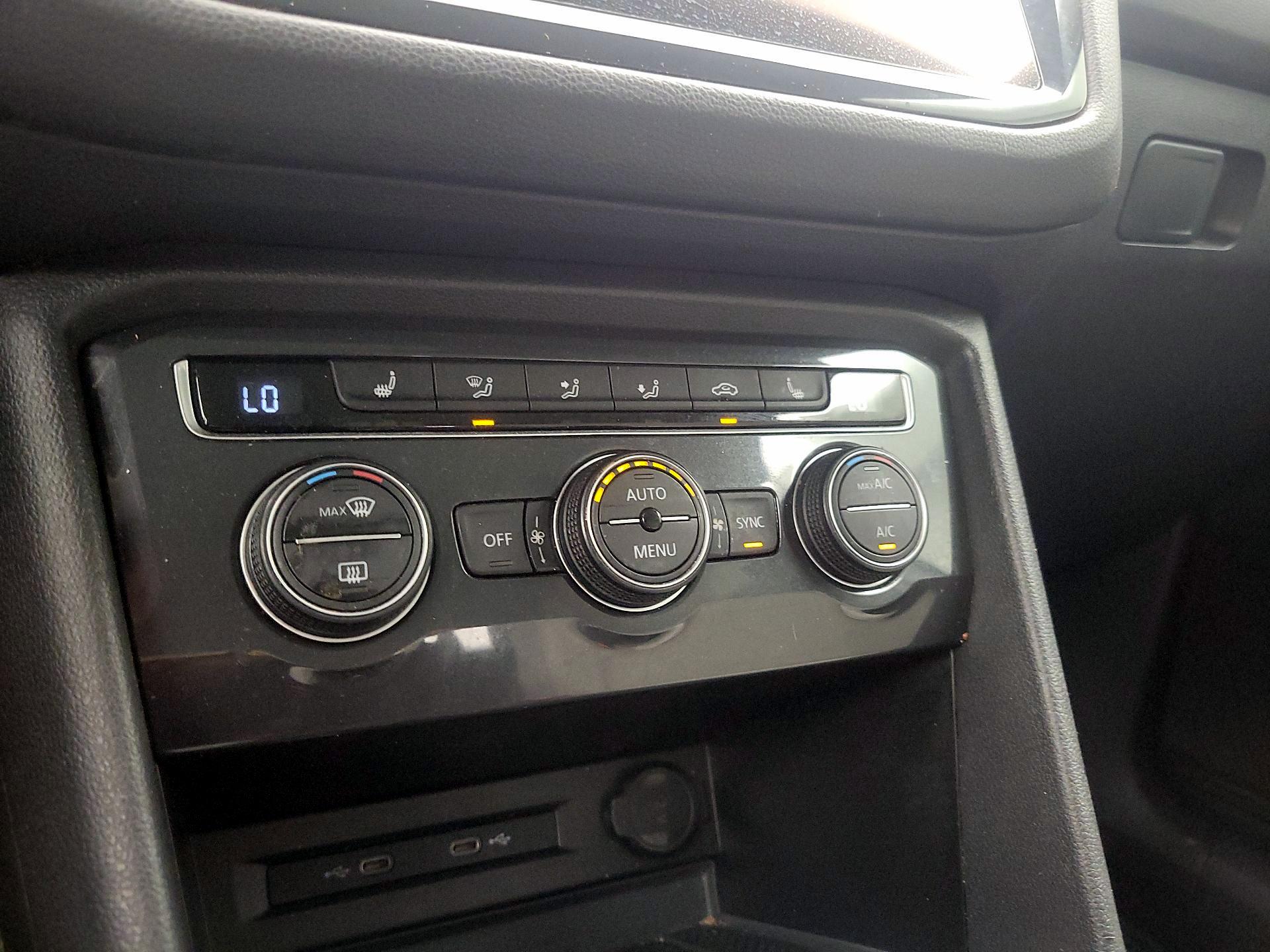 Thumbnail: 2021 Volkswagen Tiguan - 16