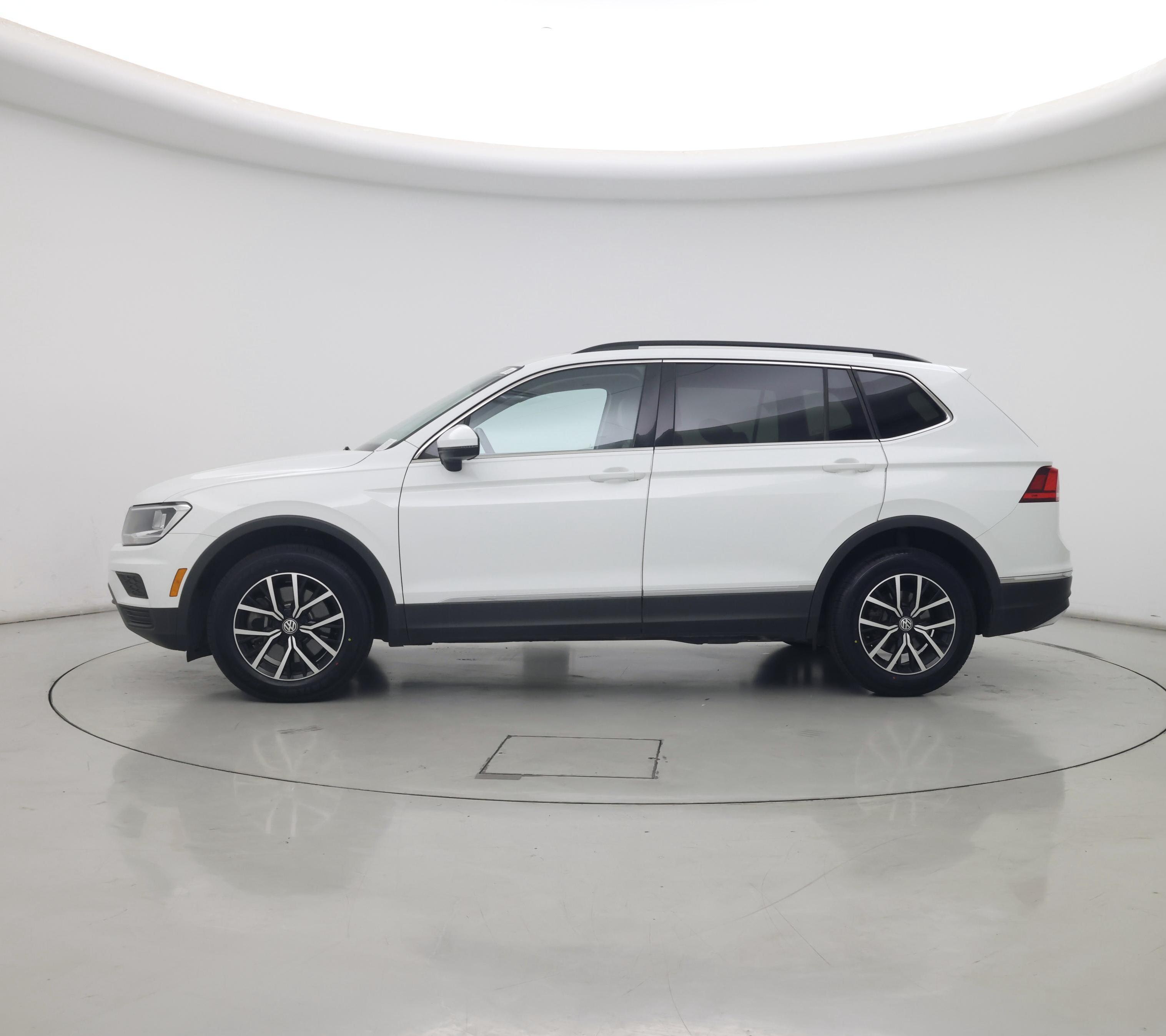 Thumbnail: 2021 Volkswagen Tiguan - 3