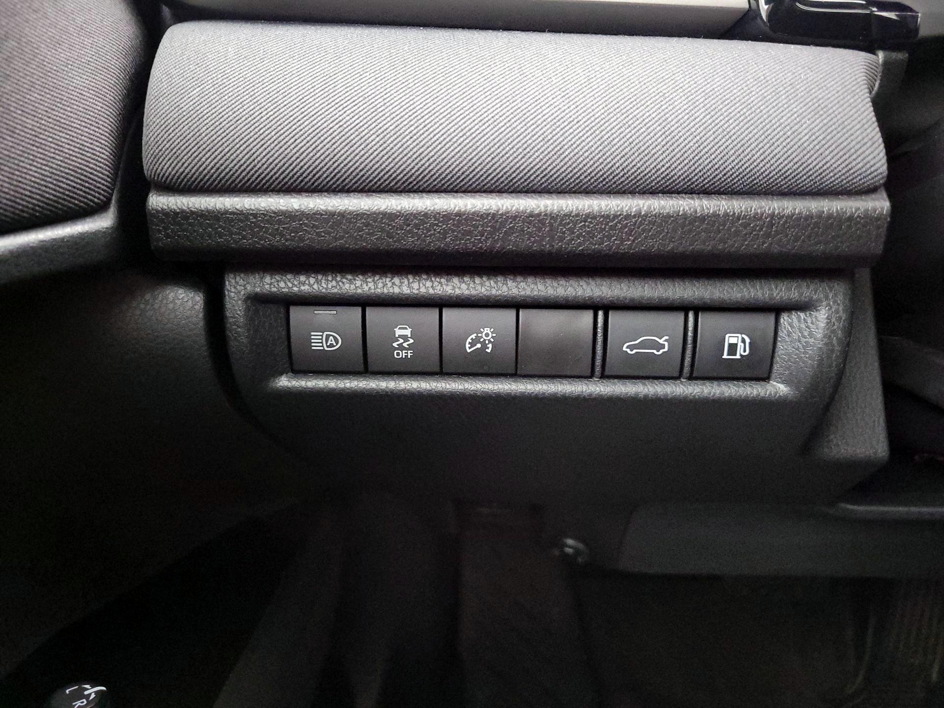 Thumbnail: 2025 Toyota Camry - 13