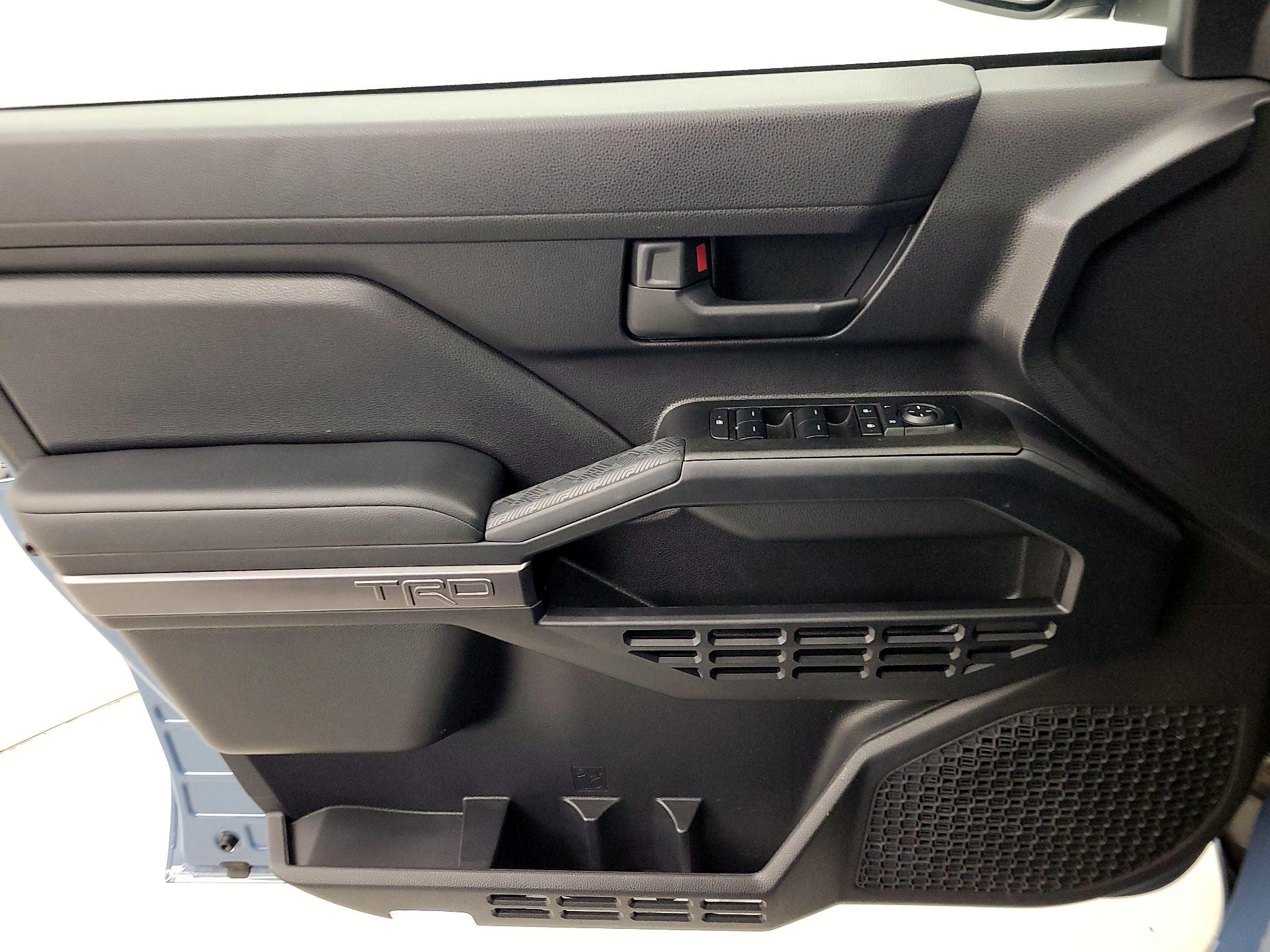 Thumbnail: 2025 Toyota 4Runner - 12