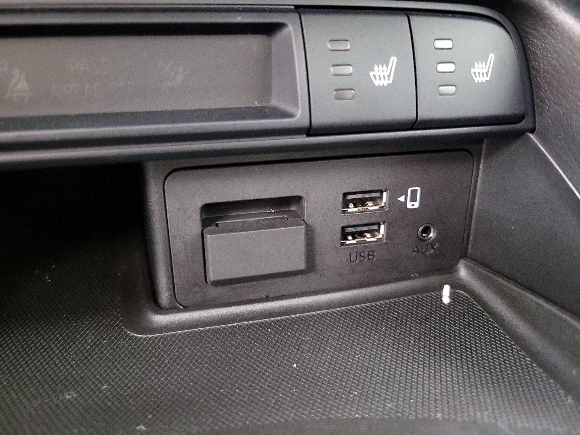 Thumbnail: 2023 Mazda MX-5 Miata - 18