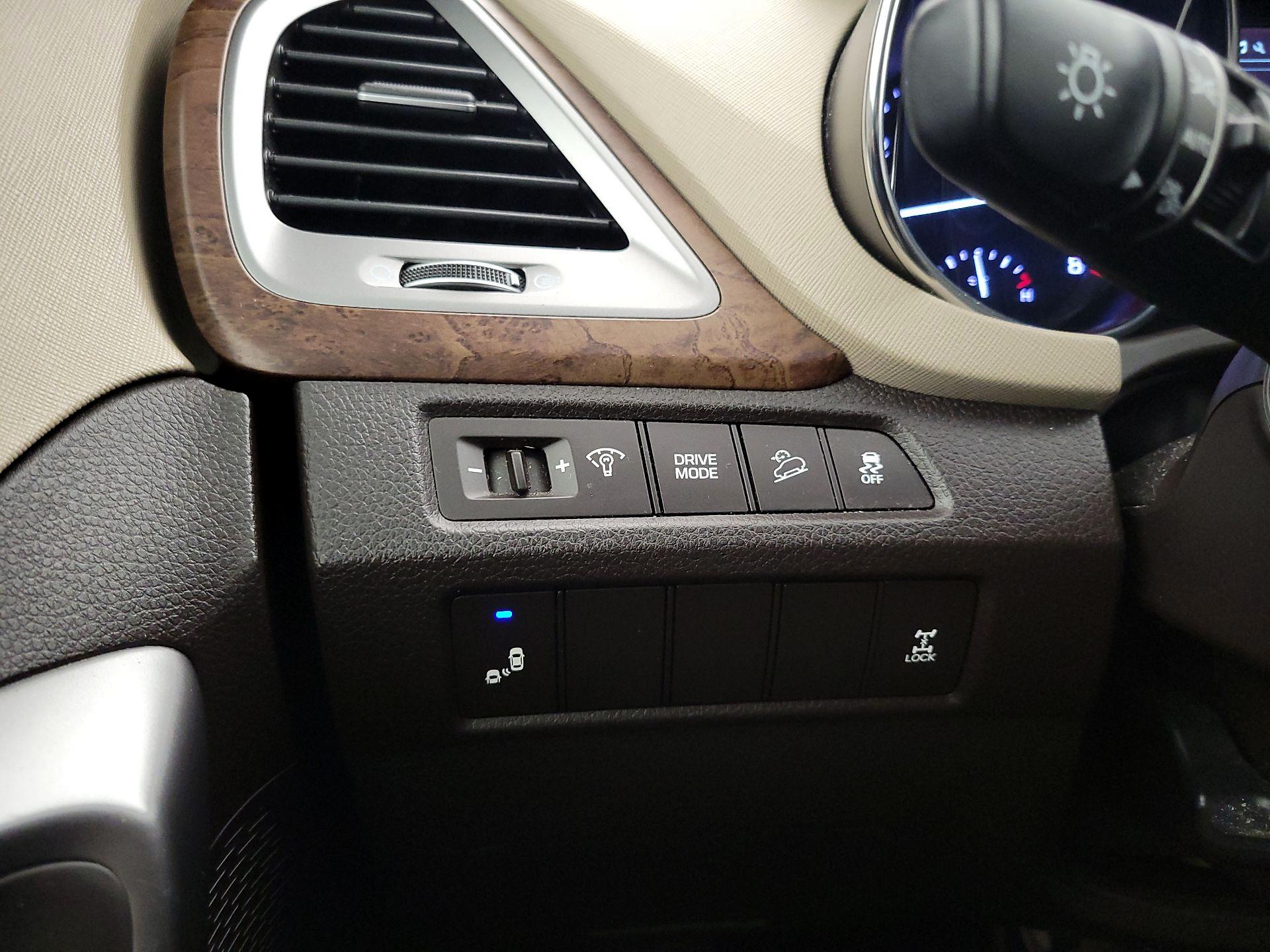 Thumbnail: 2019 Hyundai Santa Fe - 13