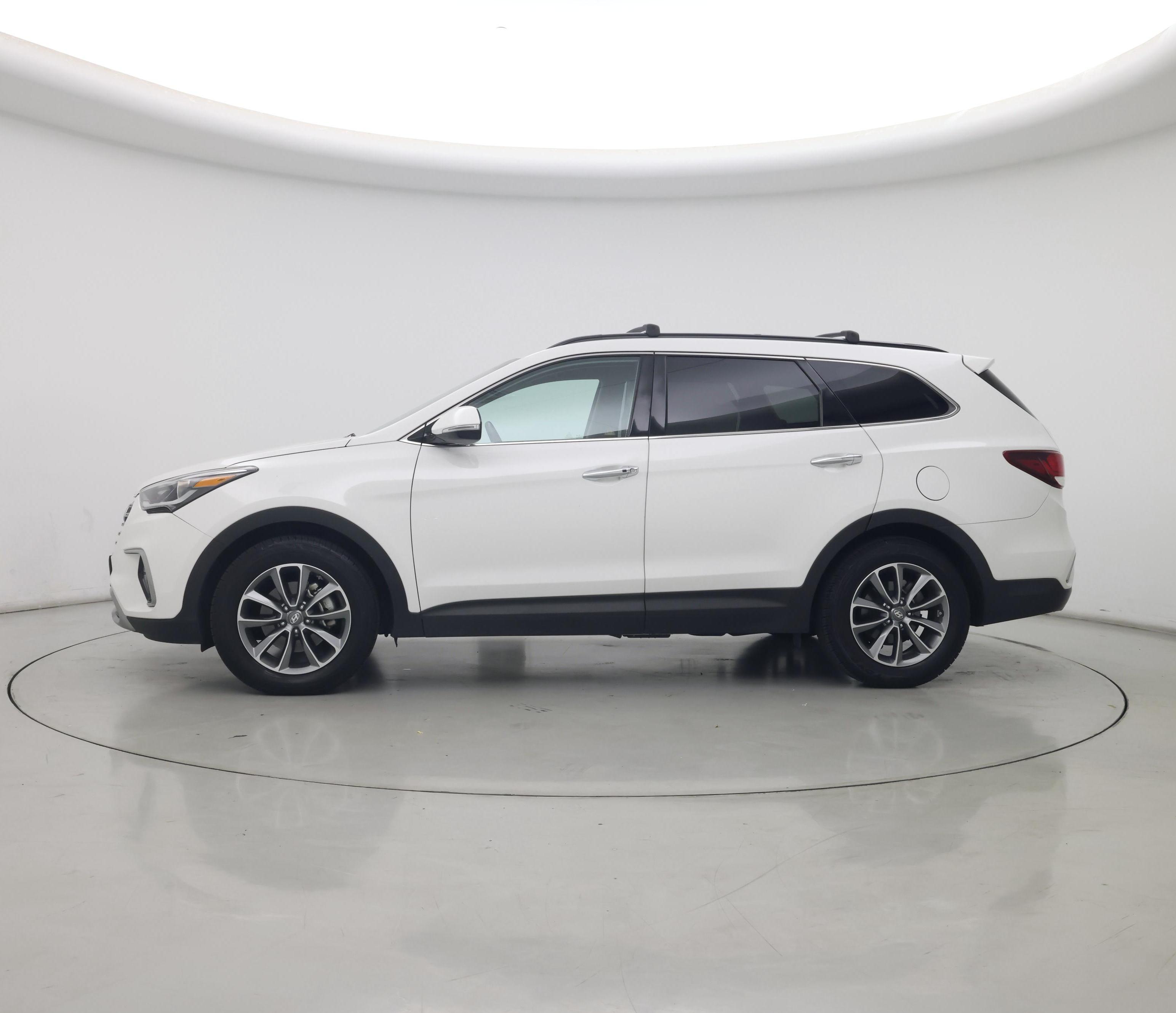 Thumbnail: 2019 Hyundai Santa Fe - 3