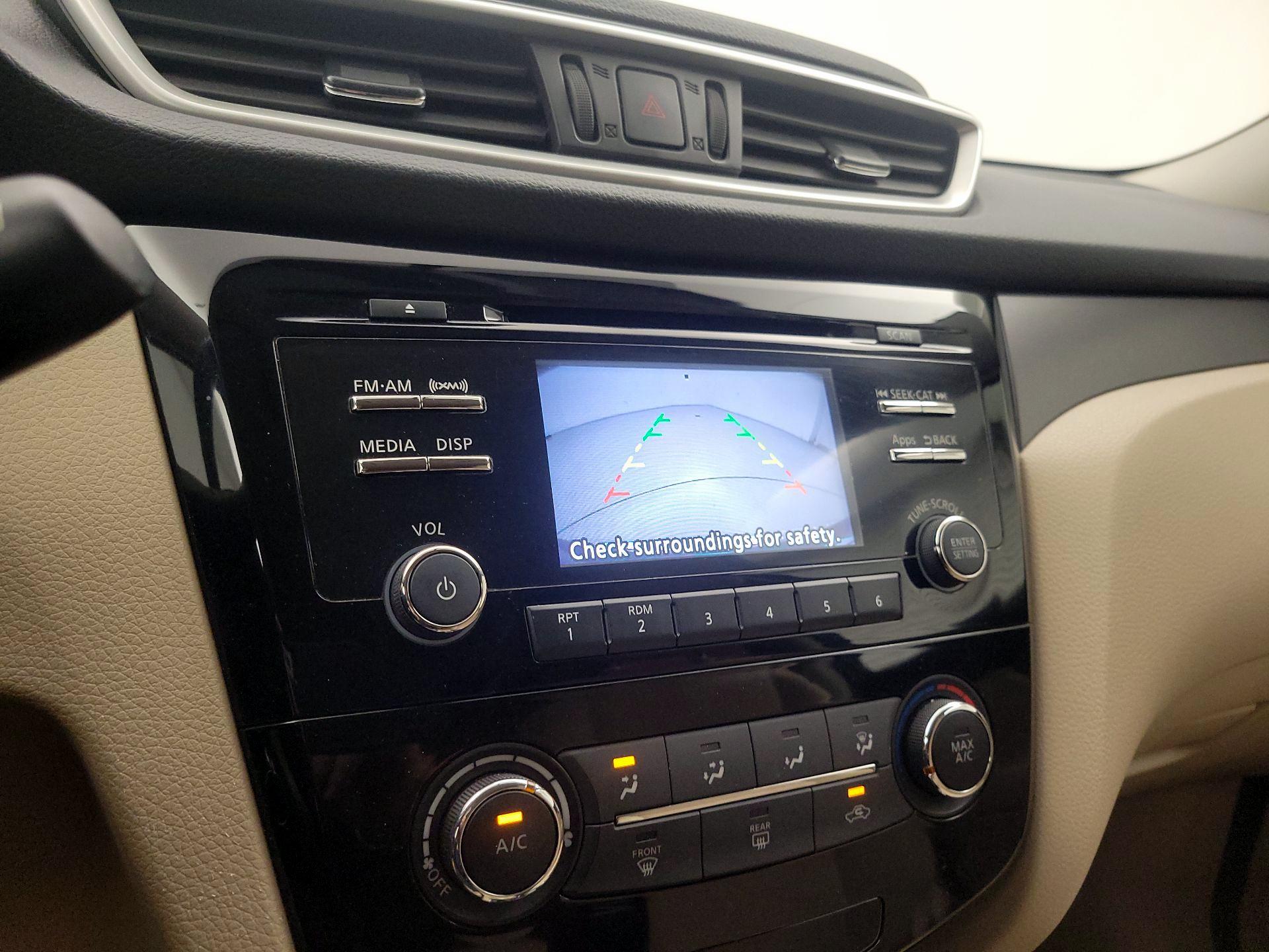 Thumbnail: 2016 Nissan Rogue - 14