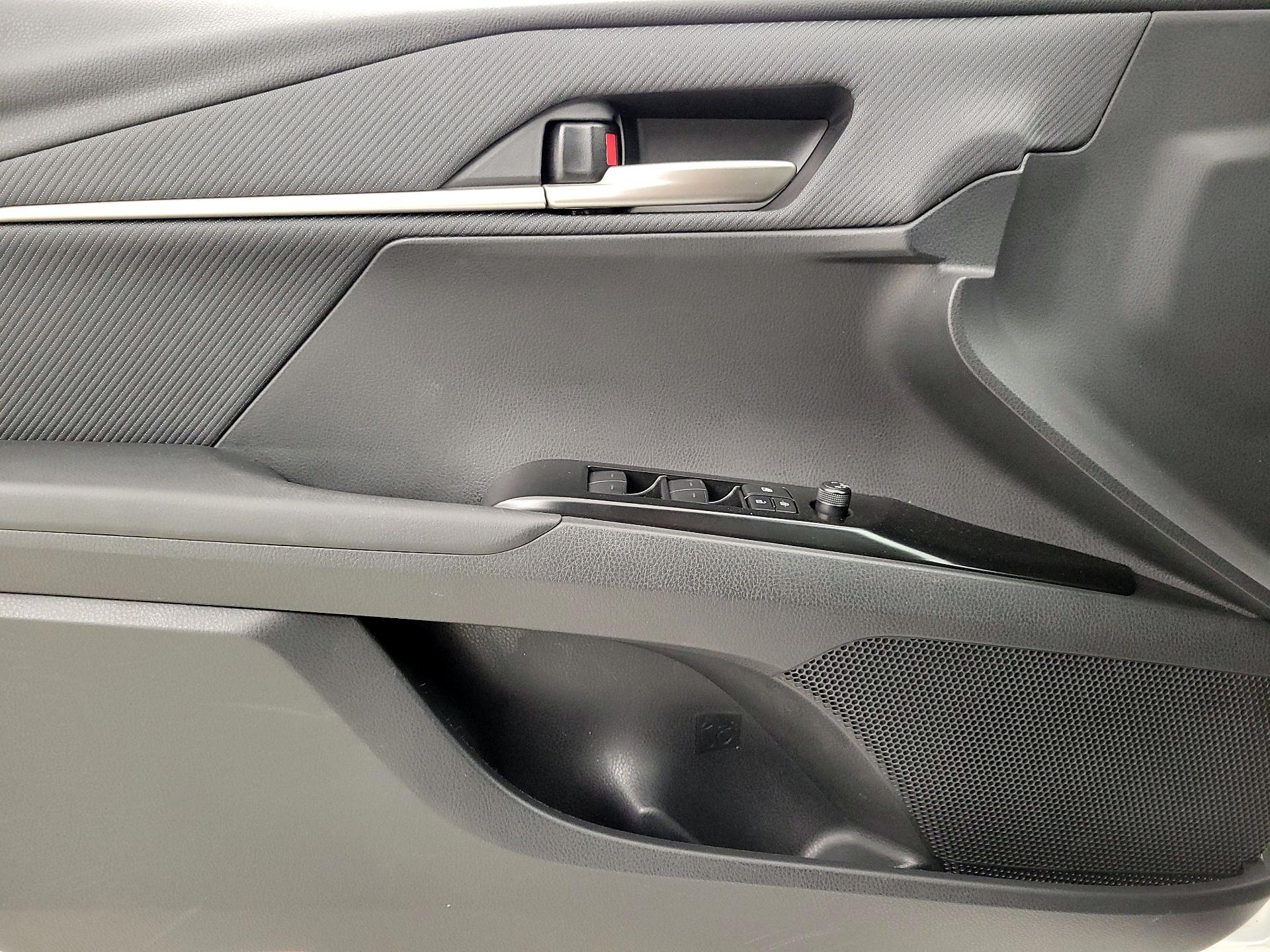 Thumbnail: 2025 Toyota Camry - 12