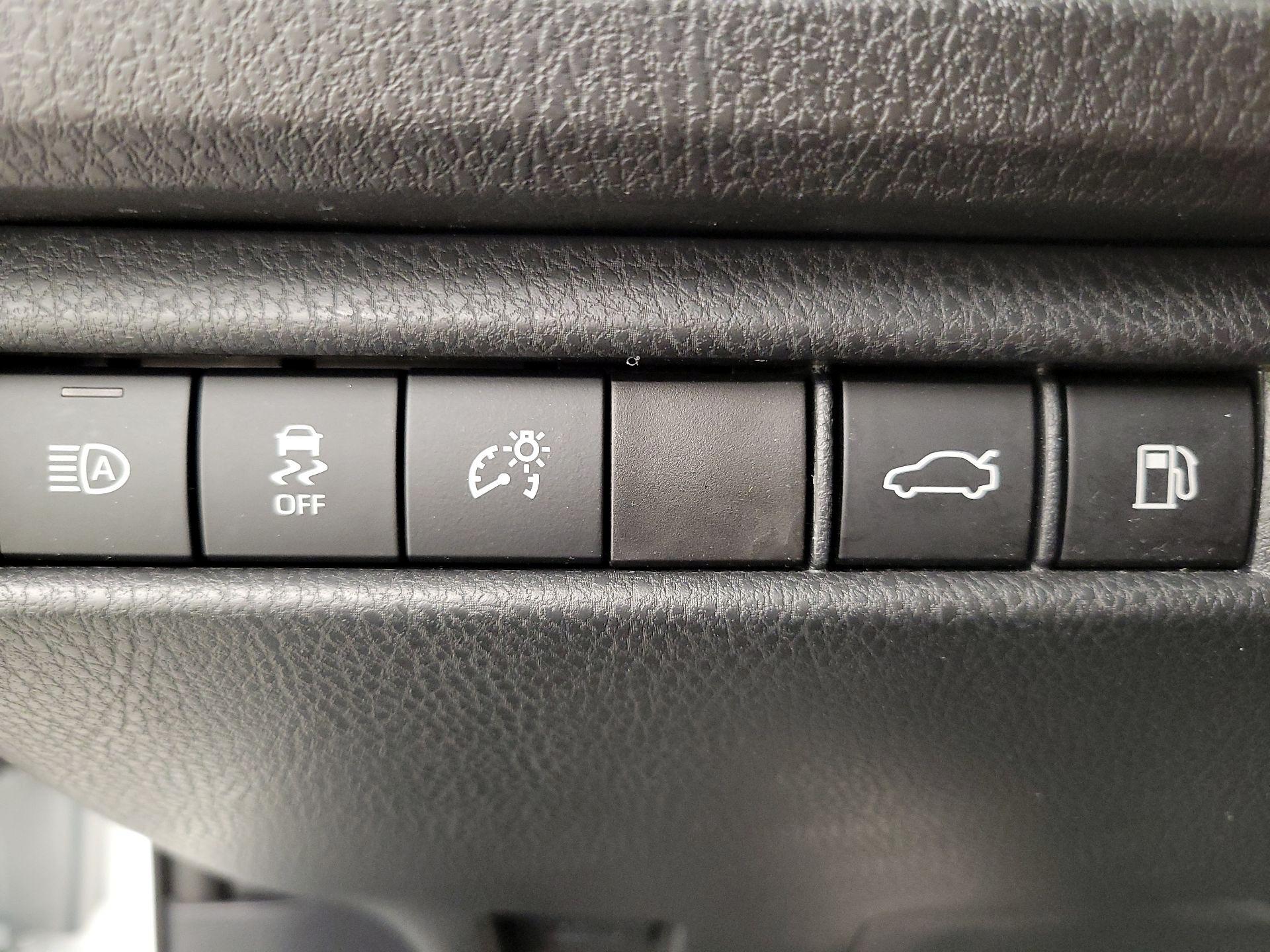 Thumbnail: 2025 Toyota Camry - 13