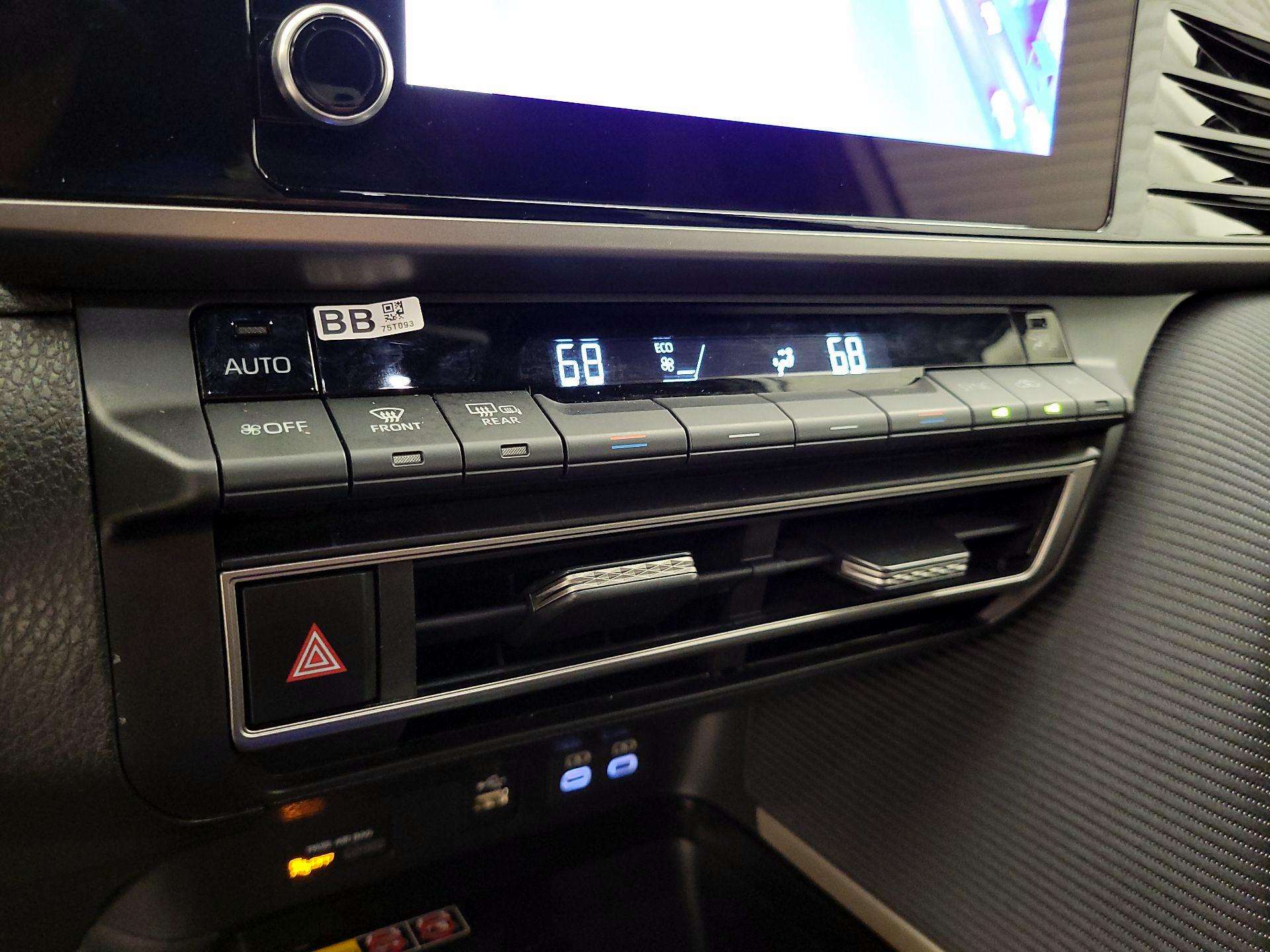 Thumbnail: 2025 Toyota Camry - 16