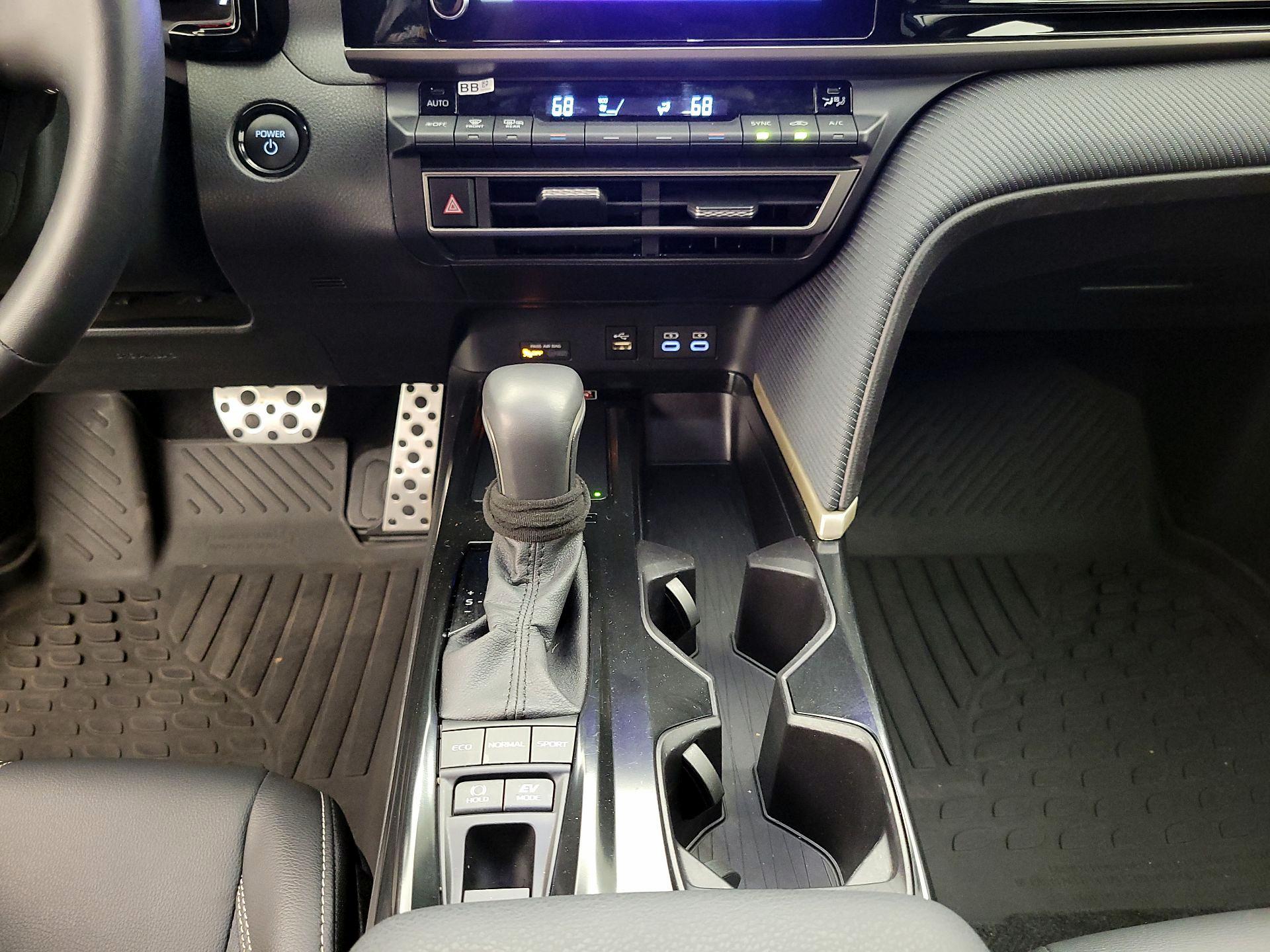 Thumbnail: 2025 Toyota Camry - 17