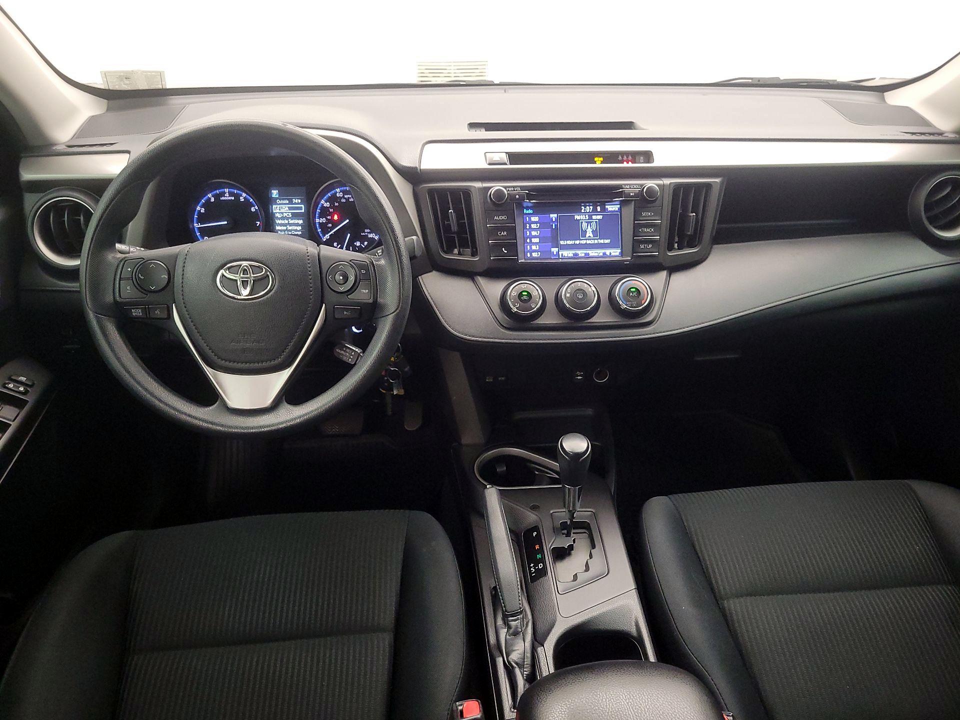 Thumbnail: 2017 Toyota RAV4 - 9