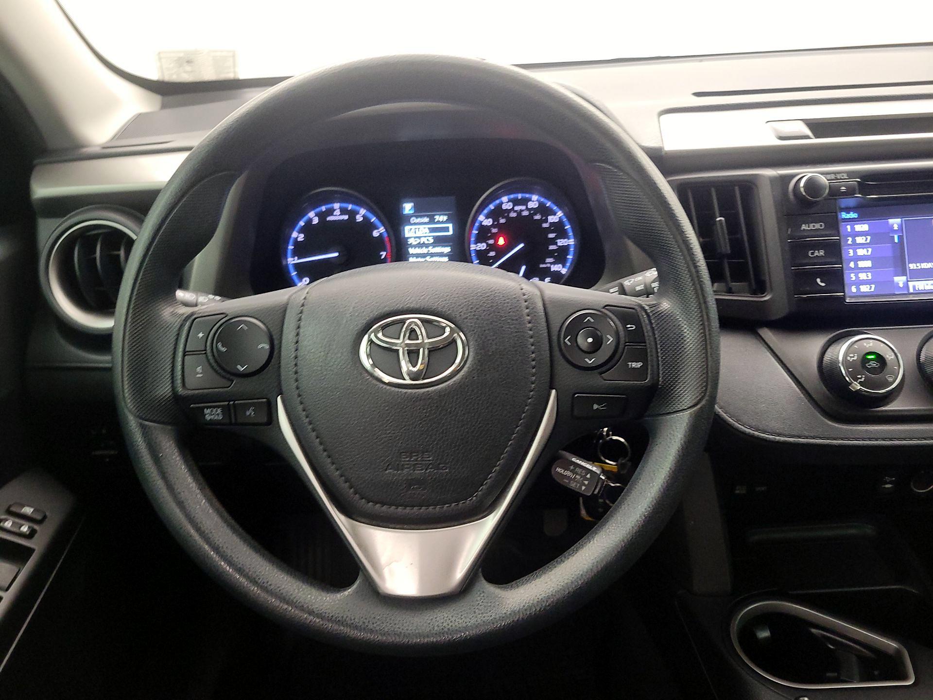 Thumbnail: 2017 Toyota RAV4 - 10