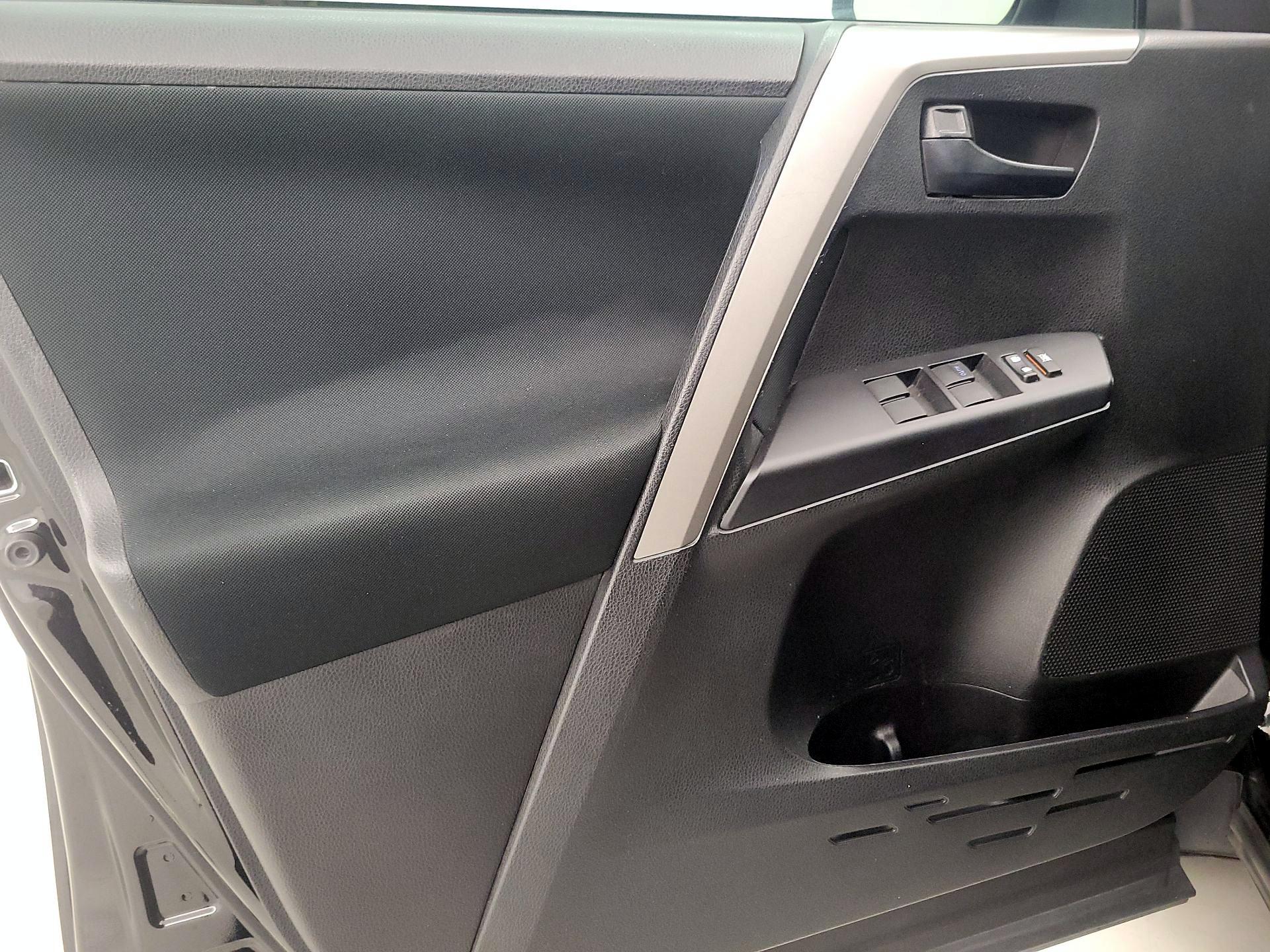 Thumbnail: 2017 Toyota RAV4 - 12