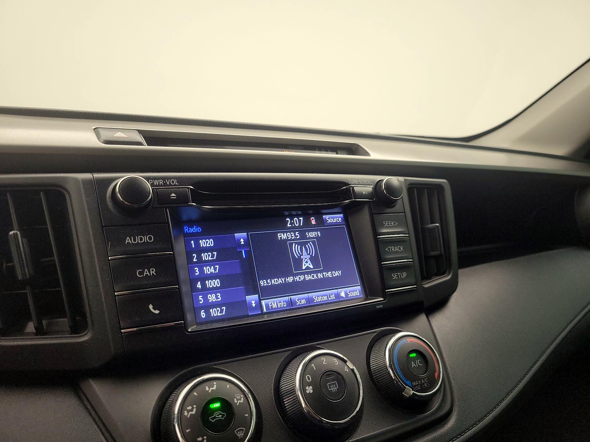 Thumbnail: 2017 Toyota RAV4 - 15