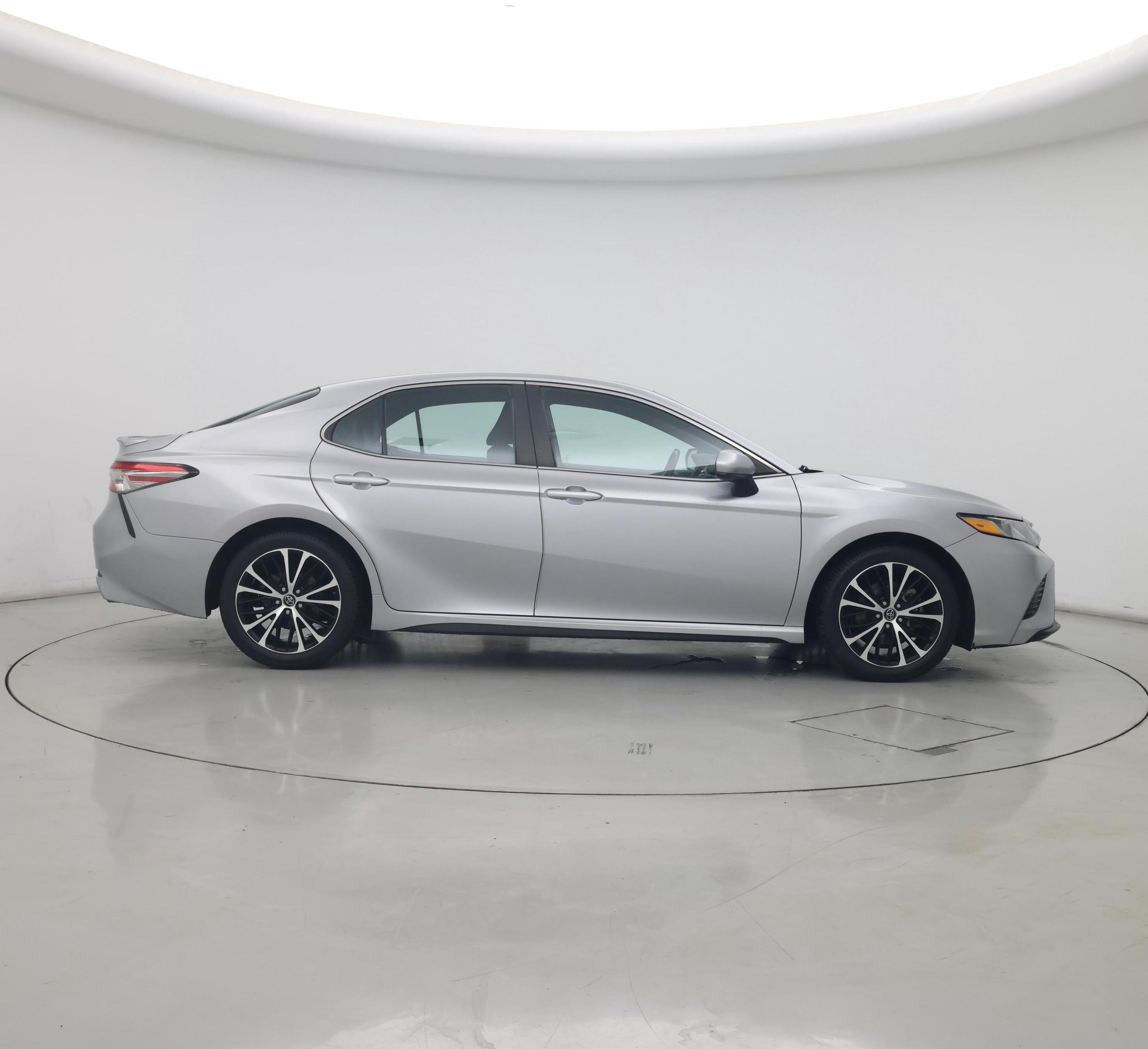 Thumbnail: 2018 Toyota Camry - 7