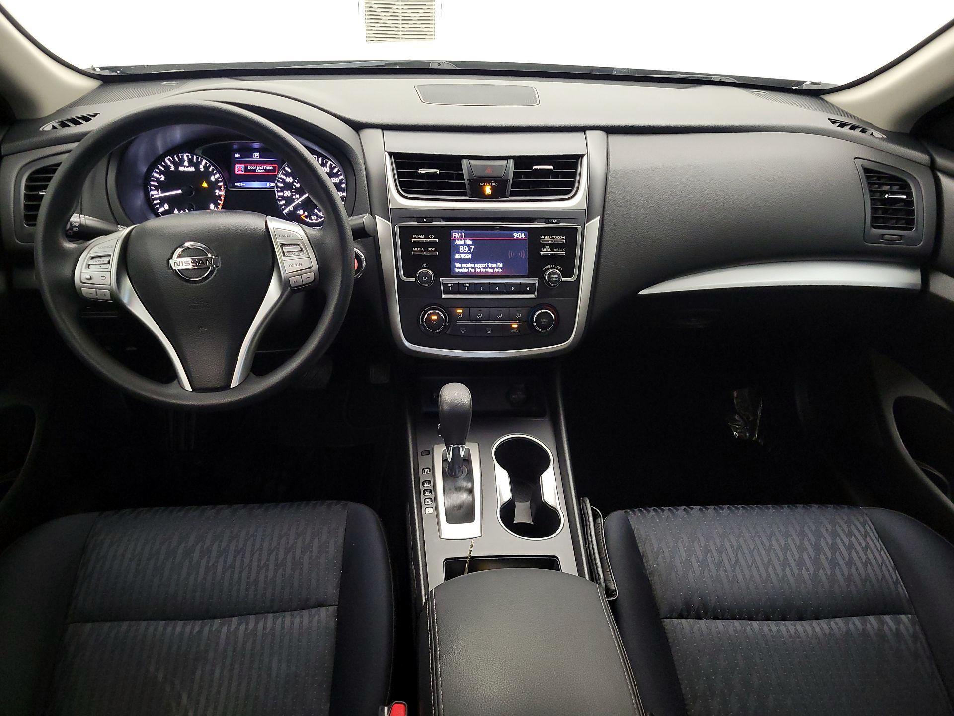 Thumbnail: 2017 Nissan Altima - 9