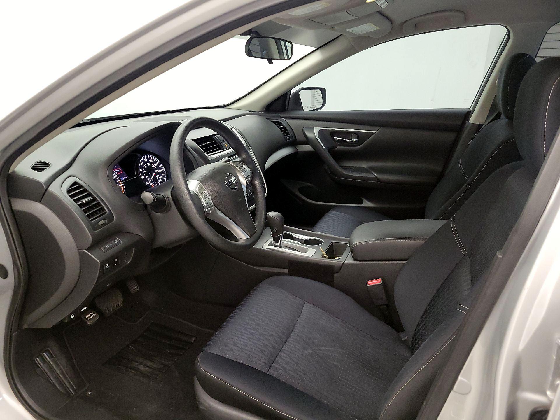 Thumbnail: 2017 Nissan Altima - 11