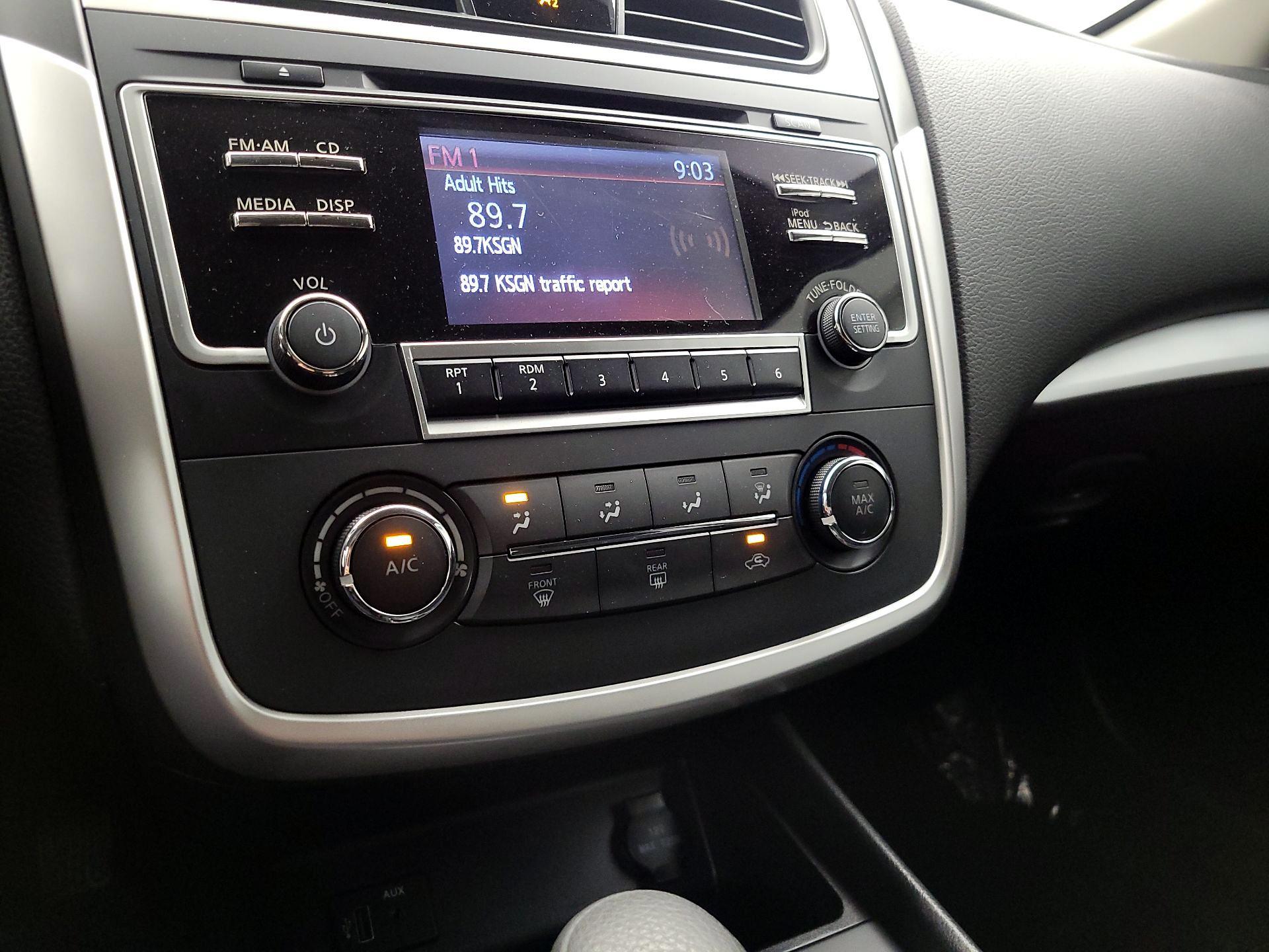 Thumbnail: 2017 Nissan Altima - 16