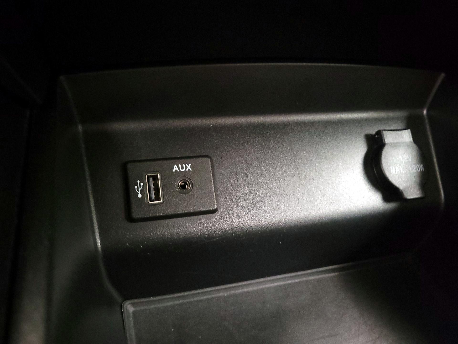 Thumbnail: 2017 Nissan Altima - 18