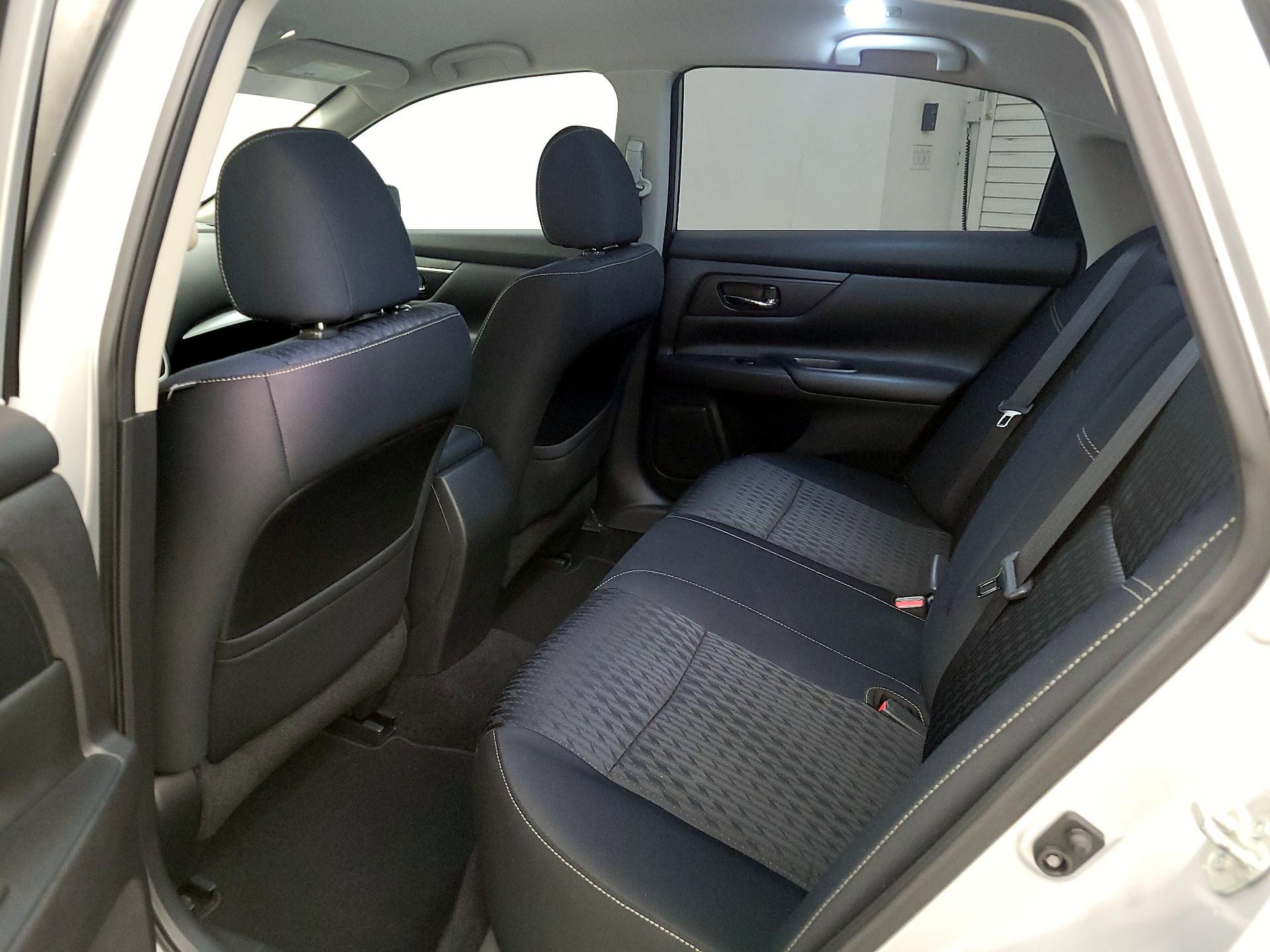 Thumbnail: 2017 Nissan Altima - 19