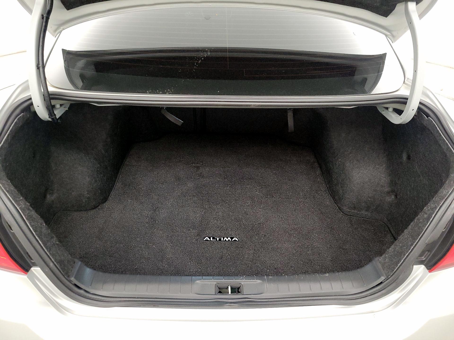 Thumbnail: 2017 Nissan Altima - 20