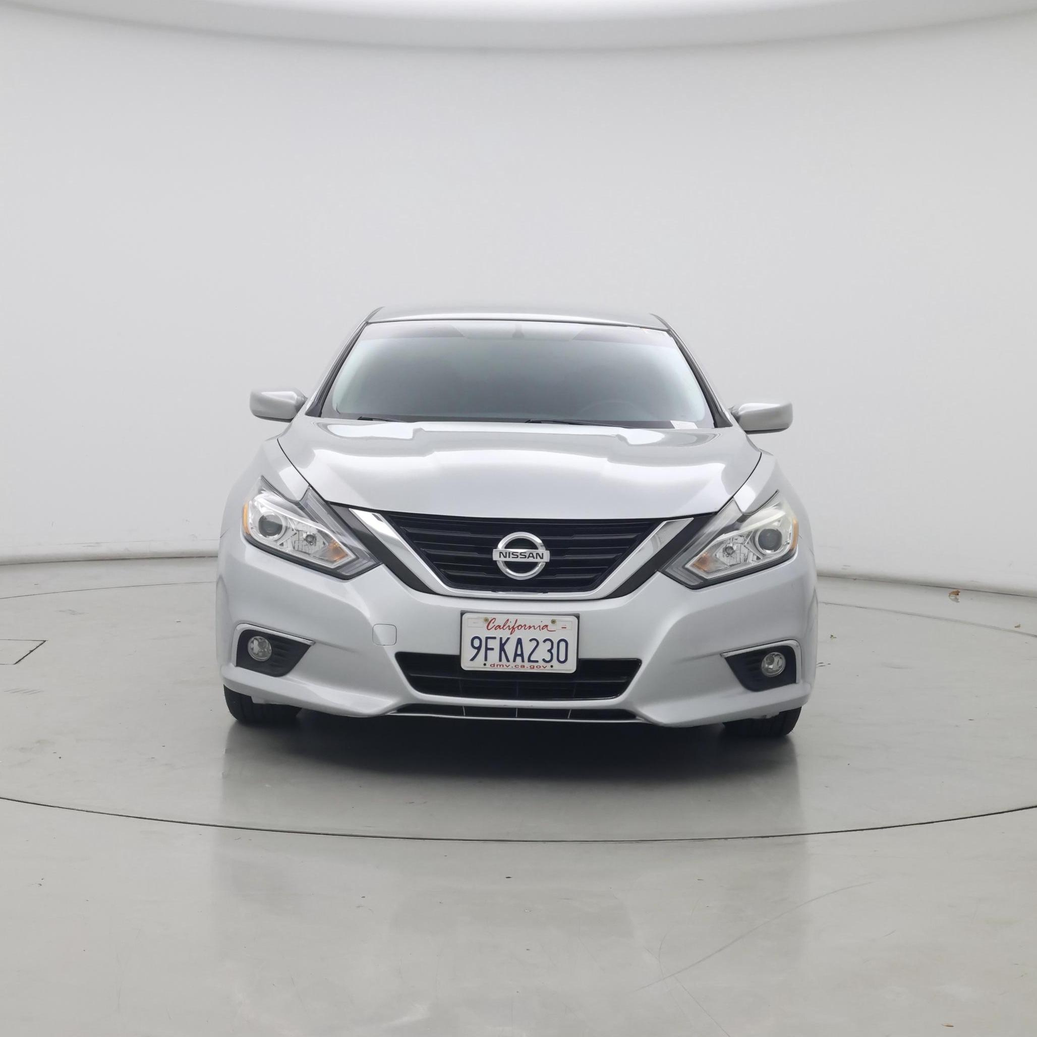 Thumbnail: 2017 Nissan Altima - 5