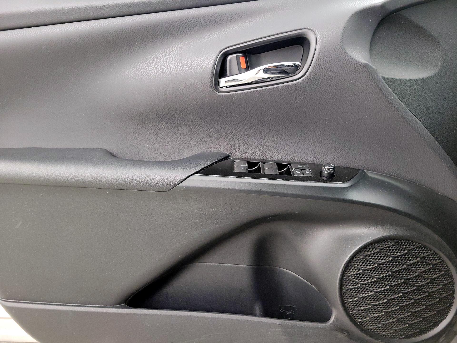 Thumbnail: 2019 Toyota Prius Prime - 12