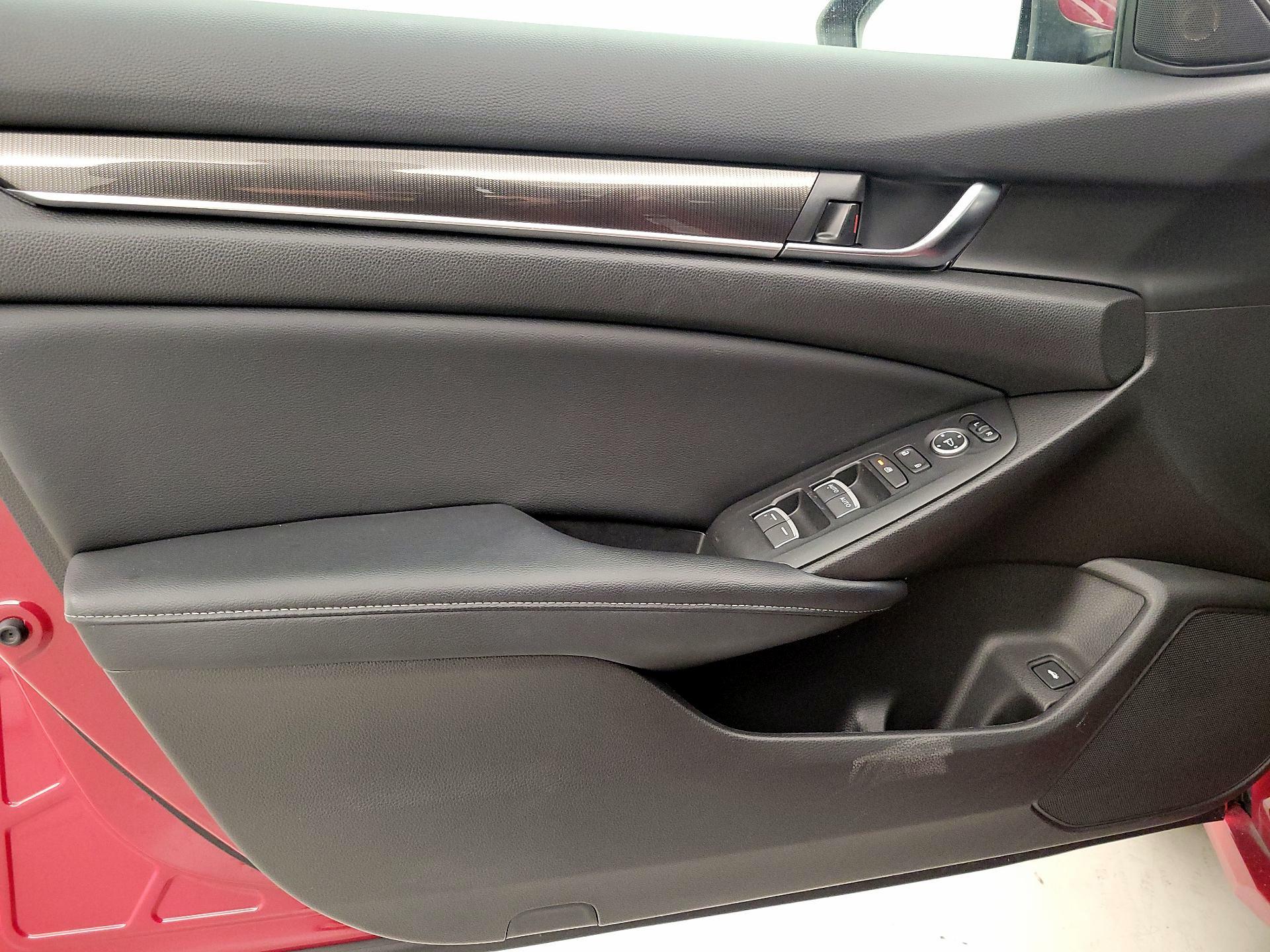 Thumbnail: 2018 Honda Accord - 12