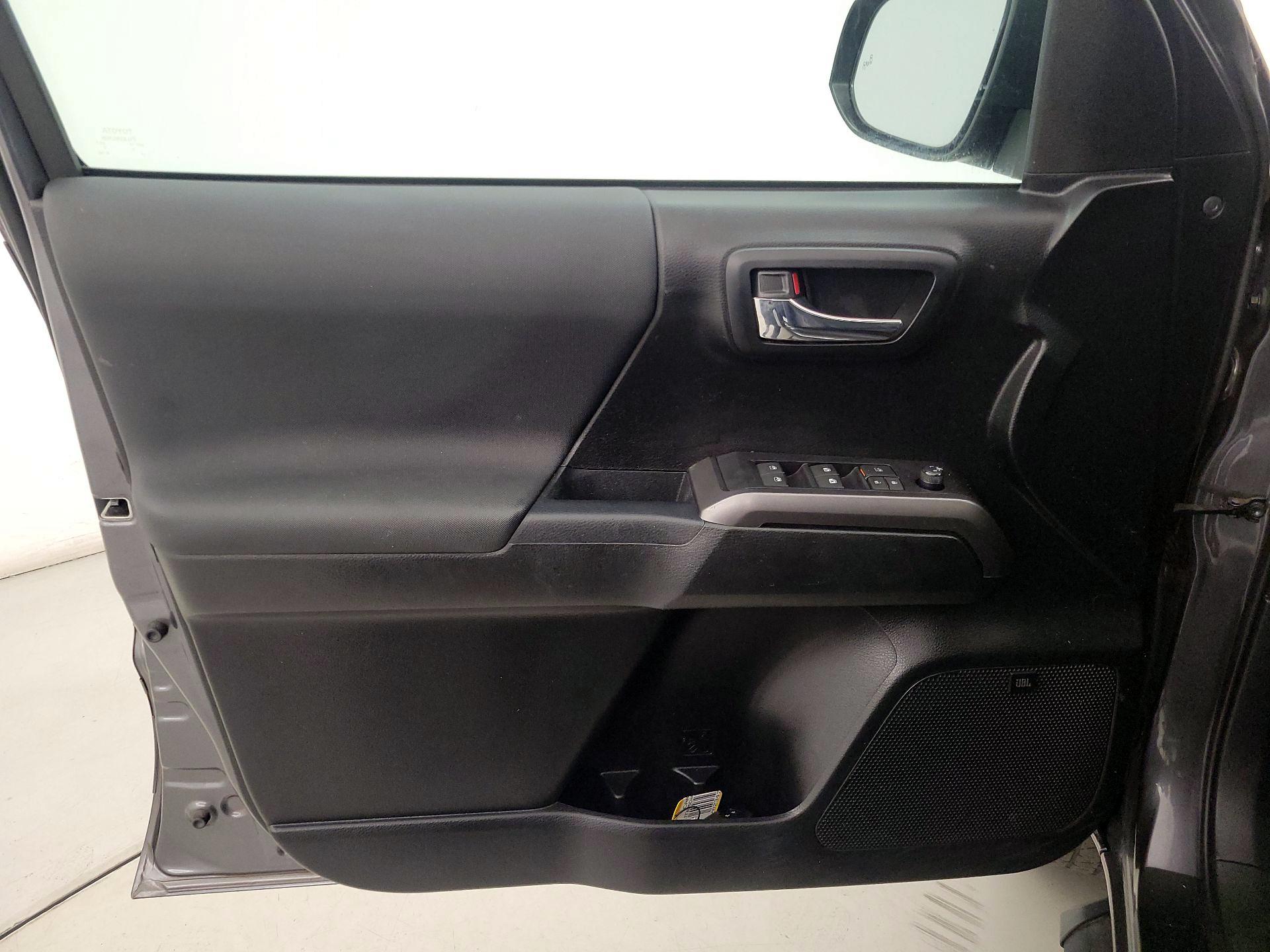 Thumbnail: 2021 Toyota Tacoma - 12