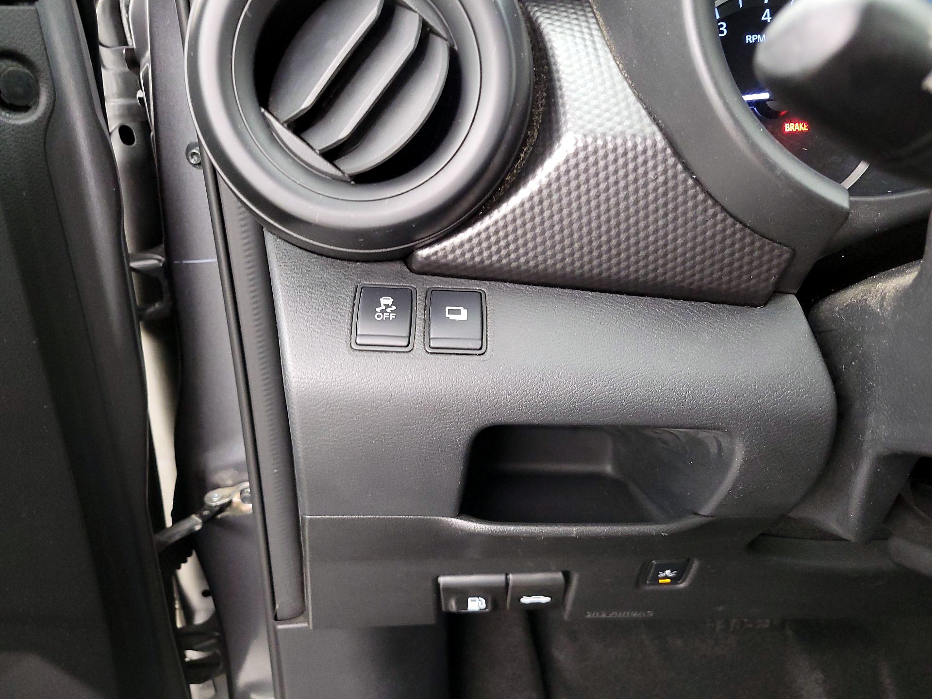 Thumbnail: 2019 Nissan Kicks - 13